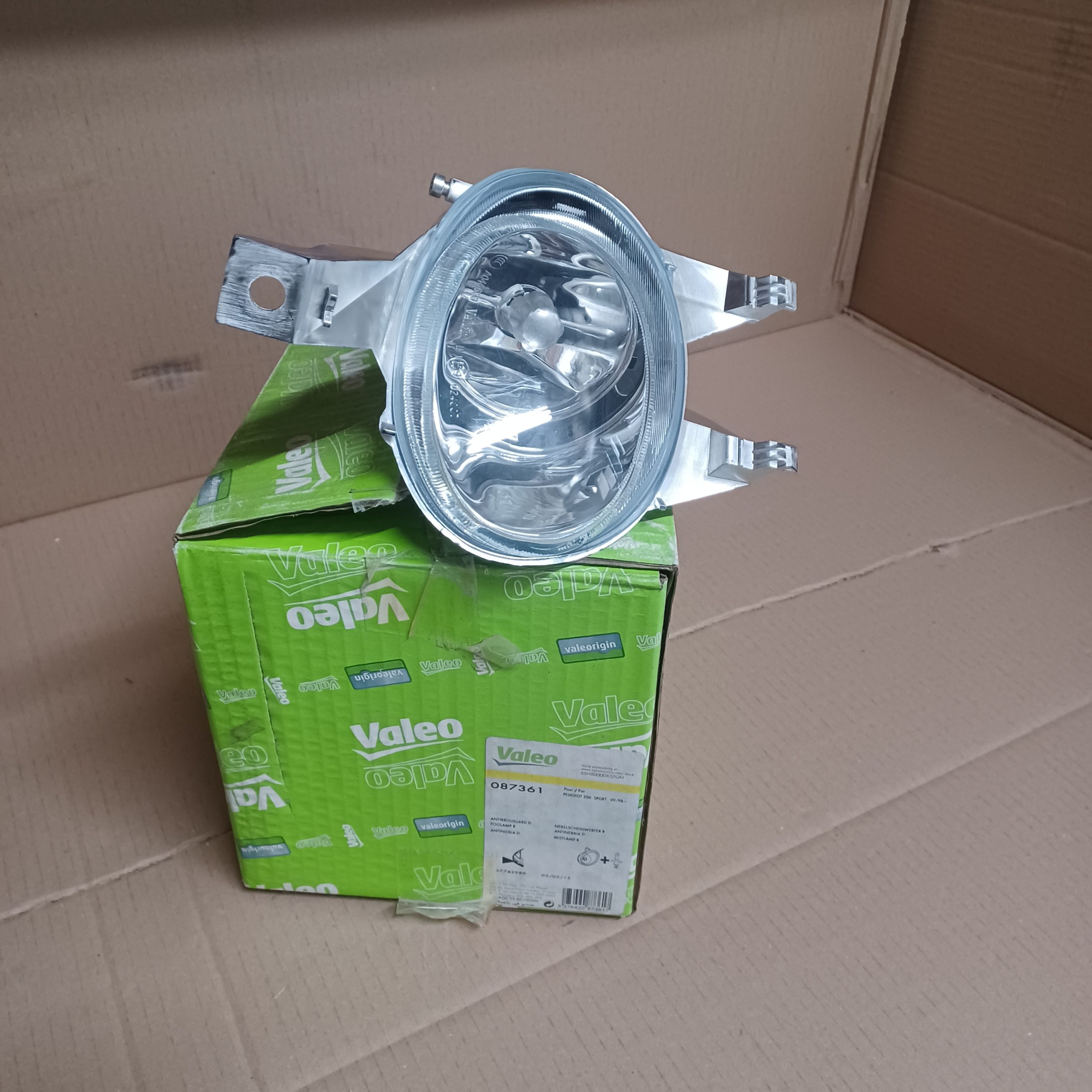 Antibrouillard avant droit Peugeot 206 pare-choc de base Arrivages Auto Pieces