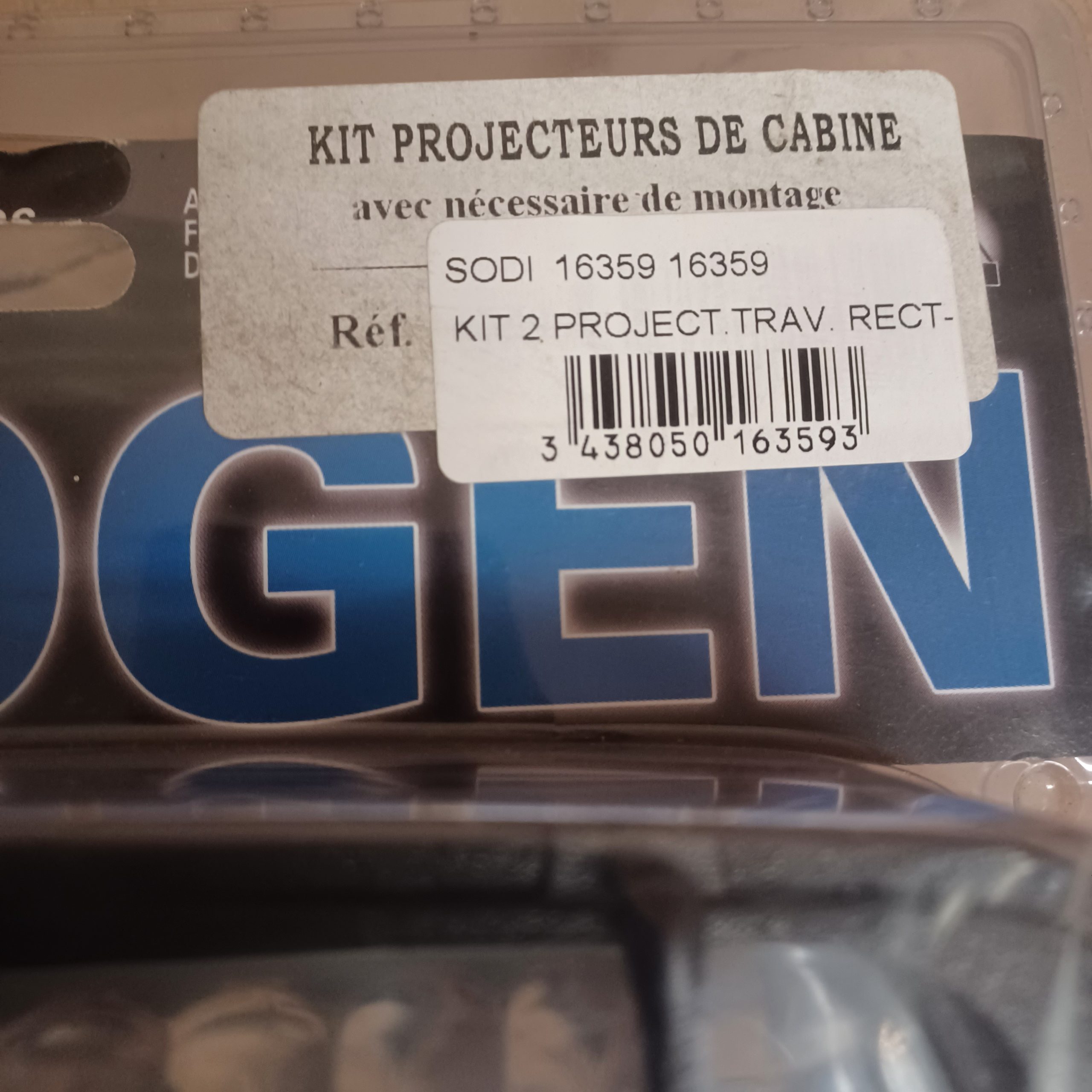 Kit projecteur cabine avec nécessaire de montage Arrivages Auto Pieces