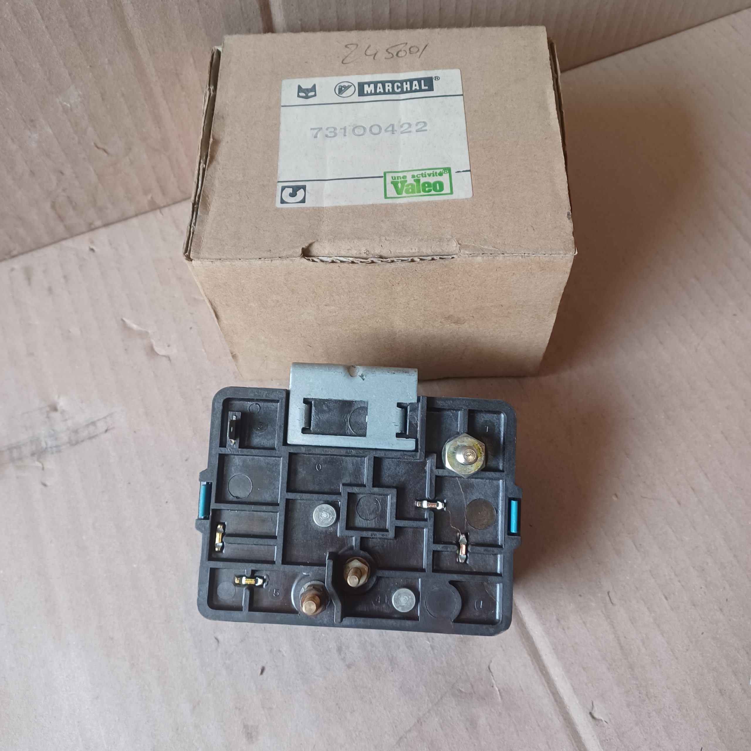 Boitier de préchauffage Peugeot 404 504 diesel Arrivages Auto Pieces