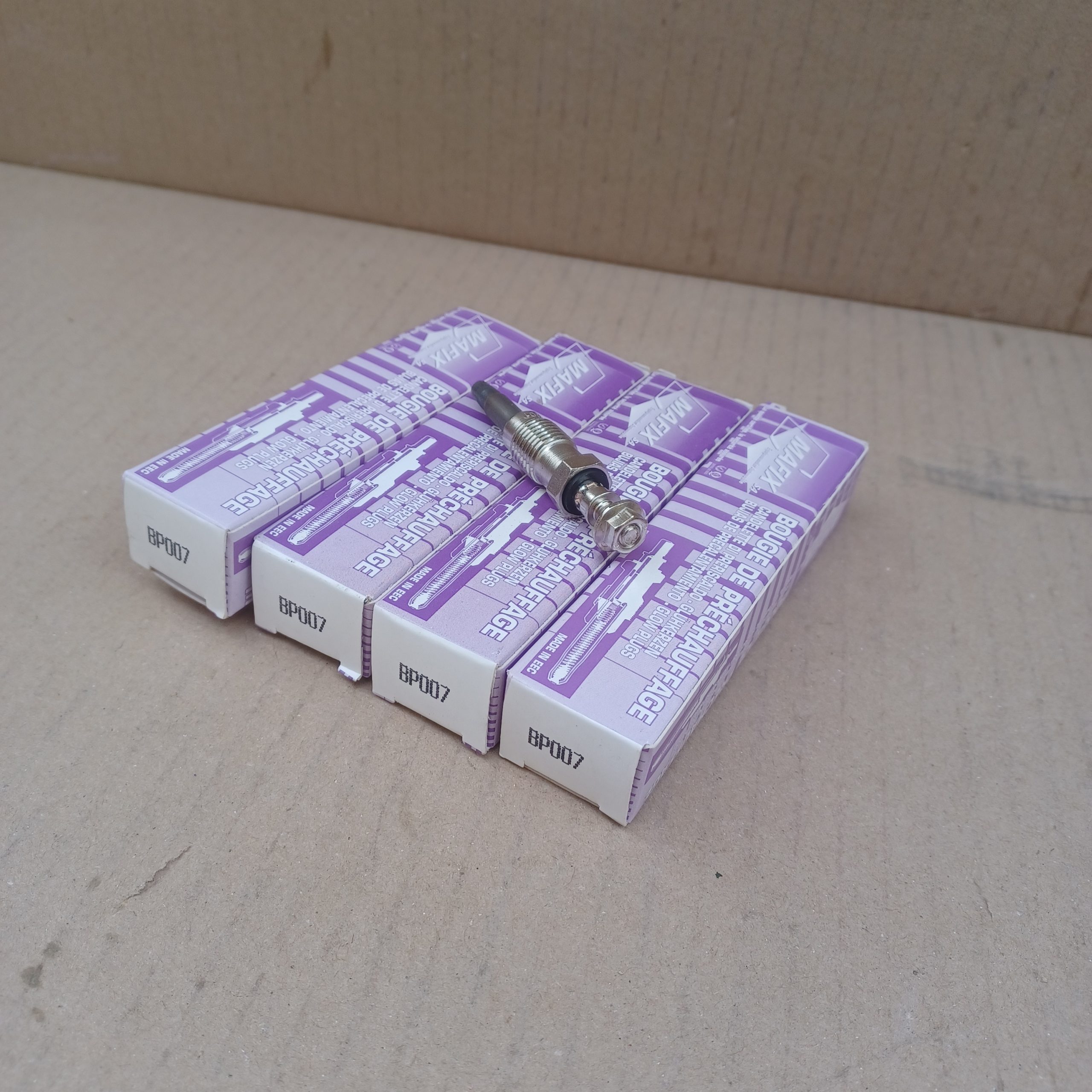 Lot de 4 bougies de préchauffage Renault R19 1.9 DT Volvo 440 460 1.9 TD Arrivages Auto Pieces