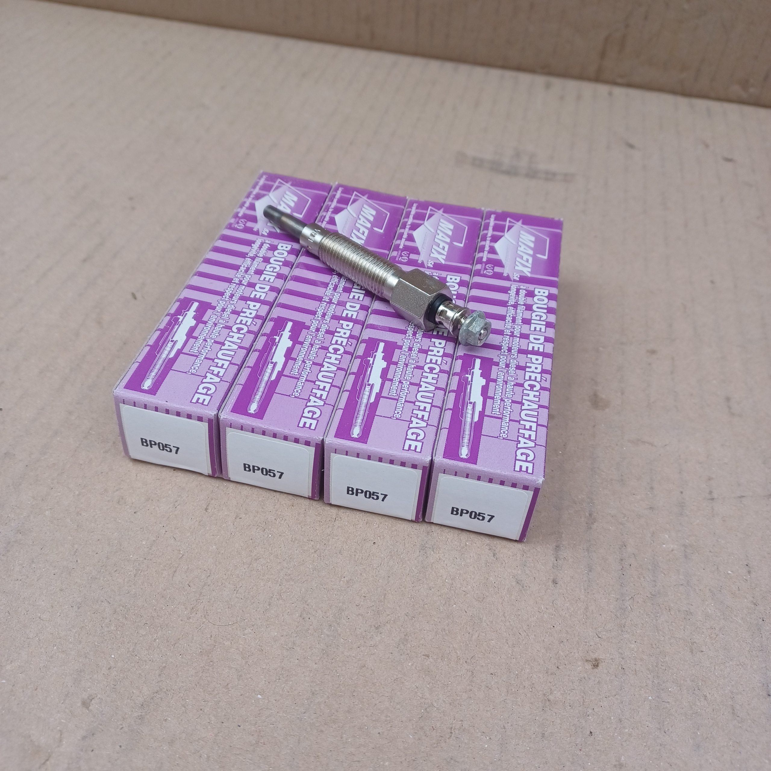 Lot de 4 bougies de préchauffage Nissan Terrano Ford Maverick 2.7 TD Arrivages Auto Pieces