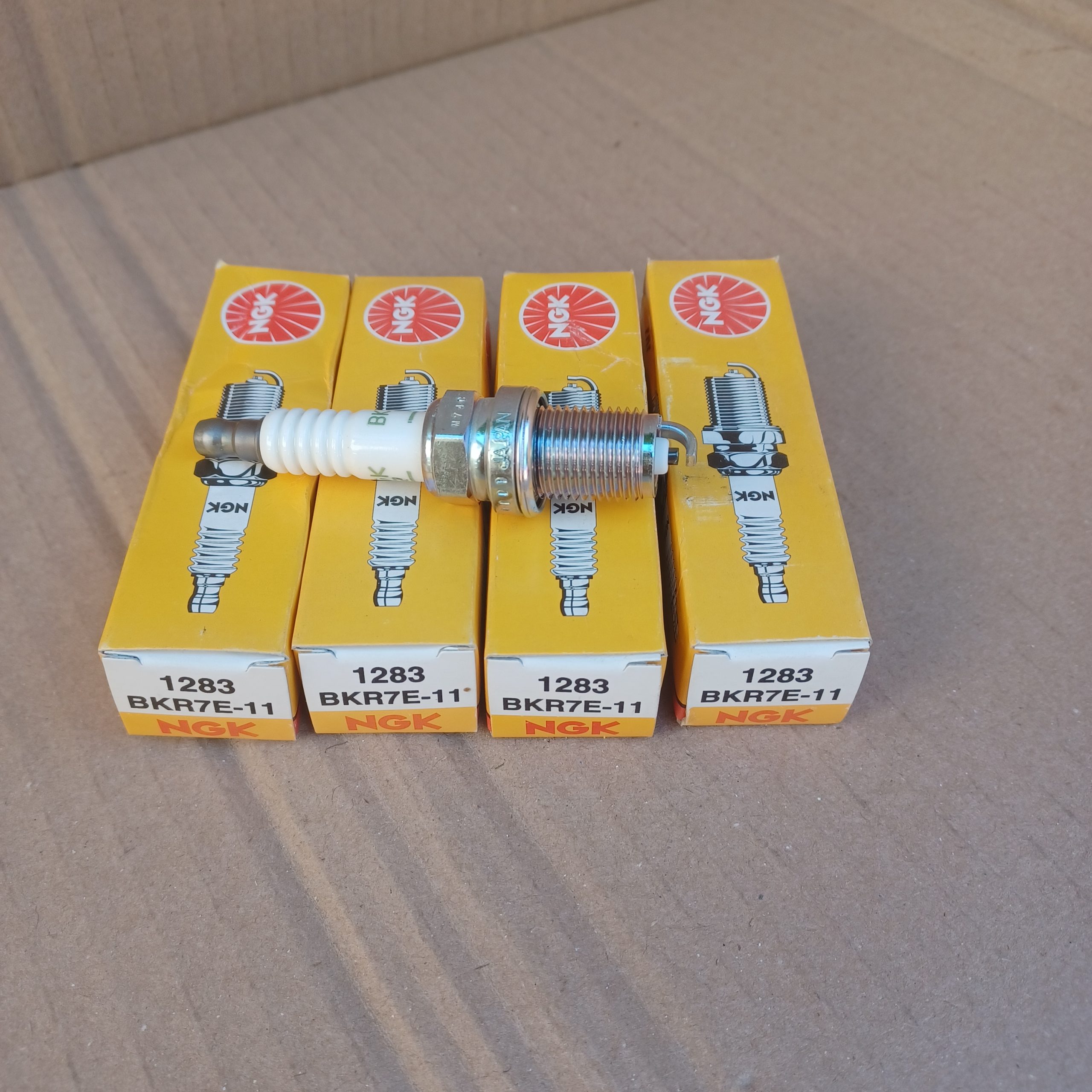 Lot de 4 bougies de préchauffage Nissan pick up D21 2.5 D Arrivages Auto Pieces