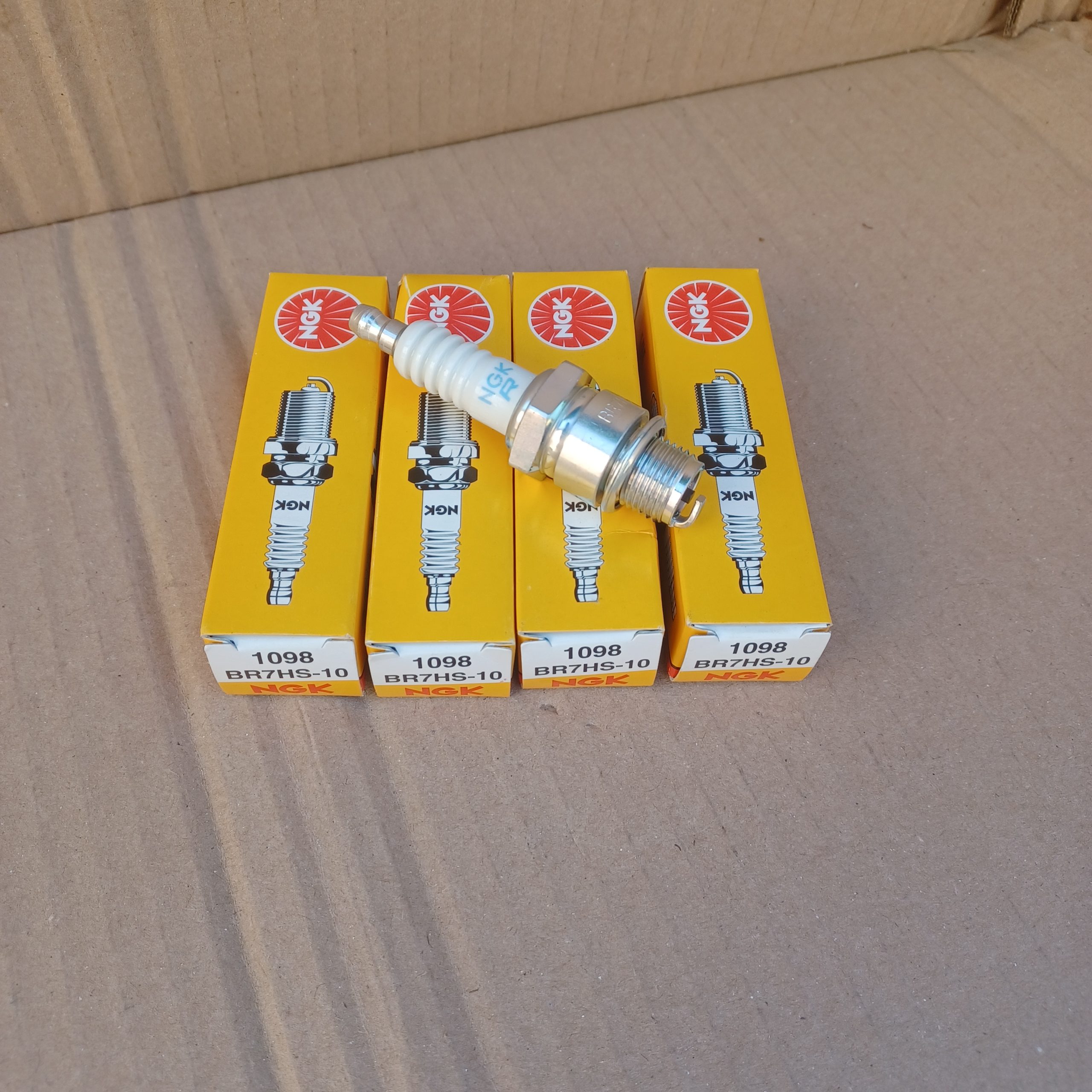 Lot de 4 bougies d&rsquo;allumage Citroen CX I 2000 2200 2400 2.5 DS 2.0 2.3 Arrivages Auto Pieces