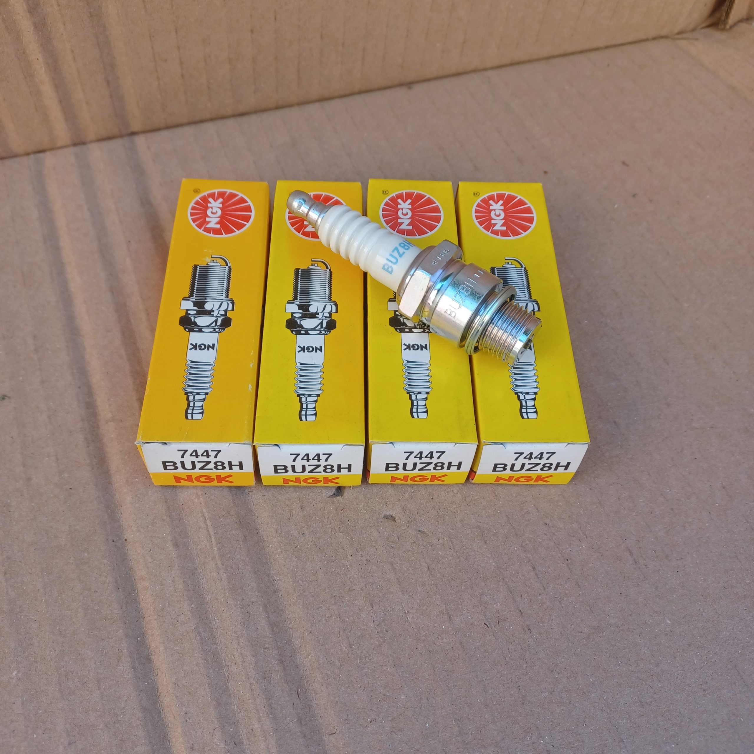 Lot de 2 bougies d&rsquo;allumage Yamaha Hors-Bord 150 200 225 250 300 HPDI Arrivages Auto Pieces