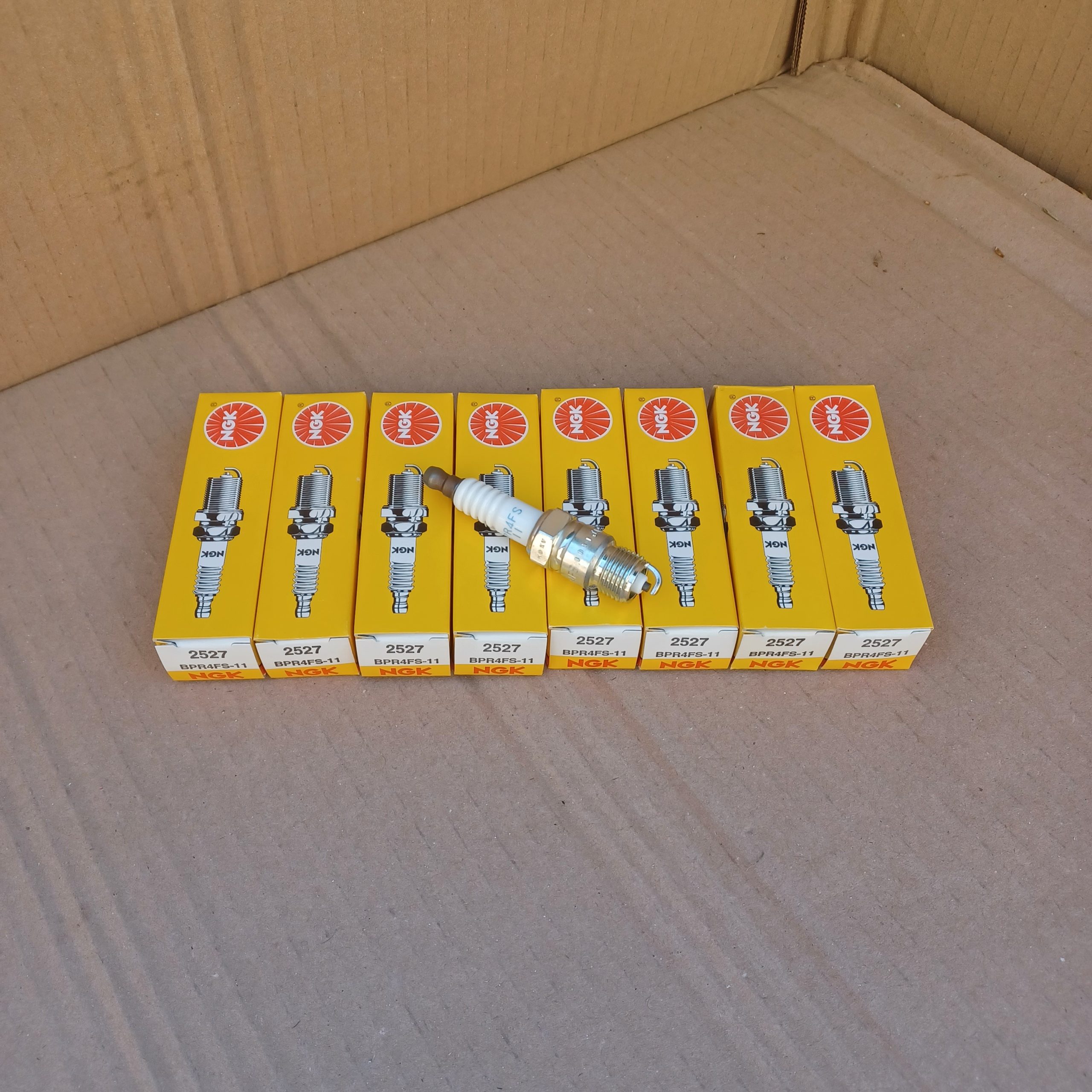 Lot de 4 bougies d&rsquo;allumage Chevrolet Tahoe GMT400 5.7 Firebird 3.4 Cadillac Fleetwood 5.7 Arrivages Auto Pieces