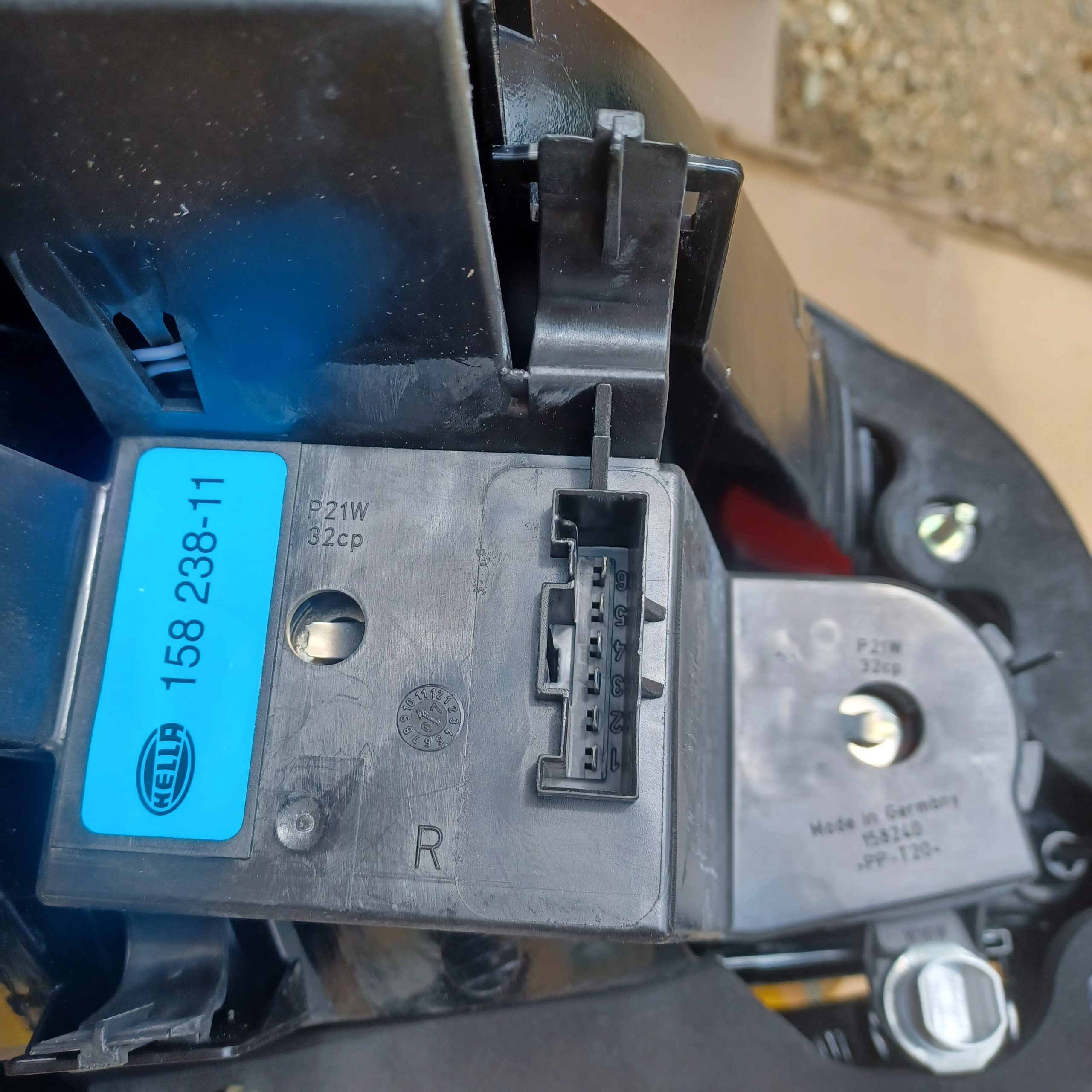 Neuf Hella Feu Droit BMW E60 2VP 008 679-121 Arrivages Auto Pieces