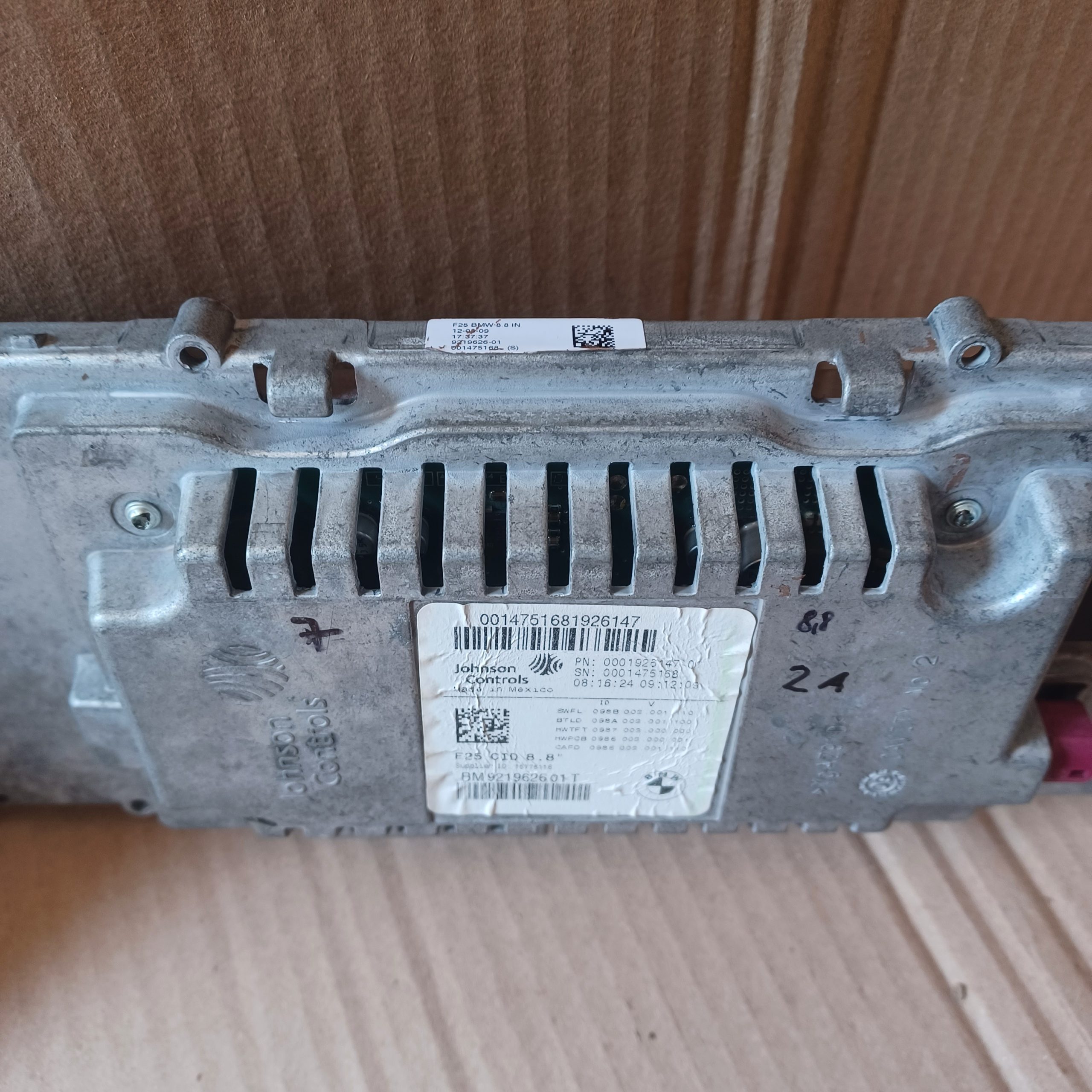 Ecran navigation CID BMW X3 F25 8,8&Prime; Johnson Controls Grand modèle Arrivages Auto Pieces