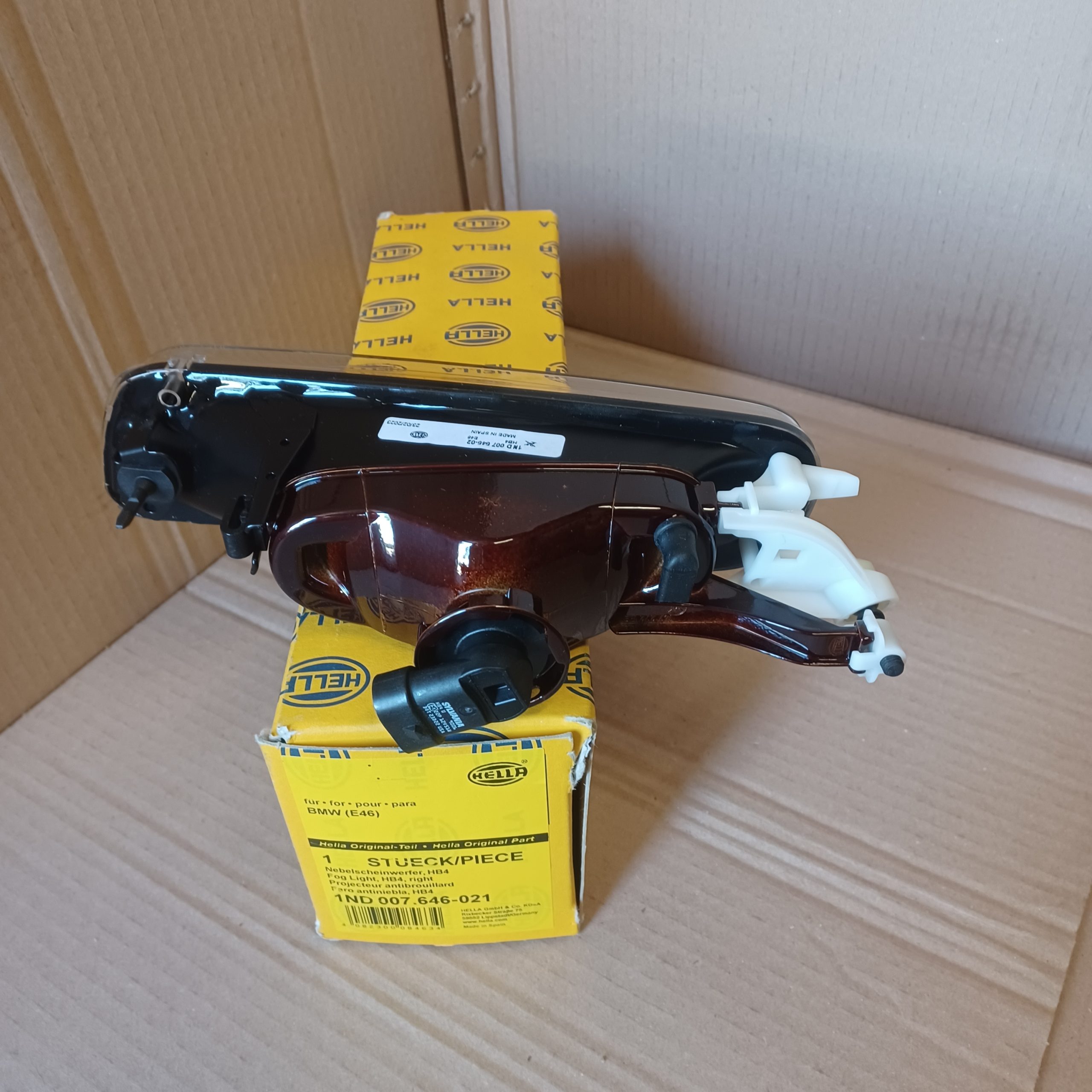 20250613_093208 Hella Antibrouillard droit BMW Série 3 E46 Berline Touring Pare-choc standard Arrivages Auto Pieces