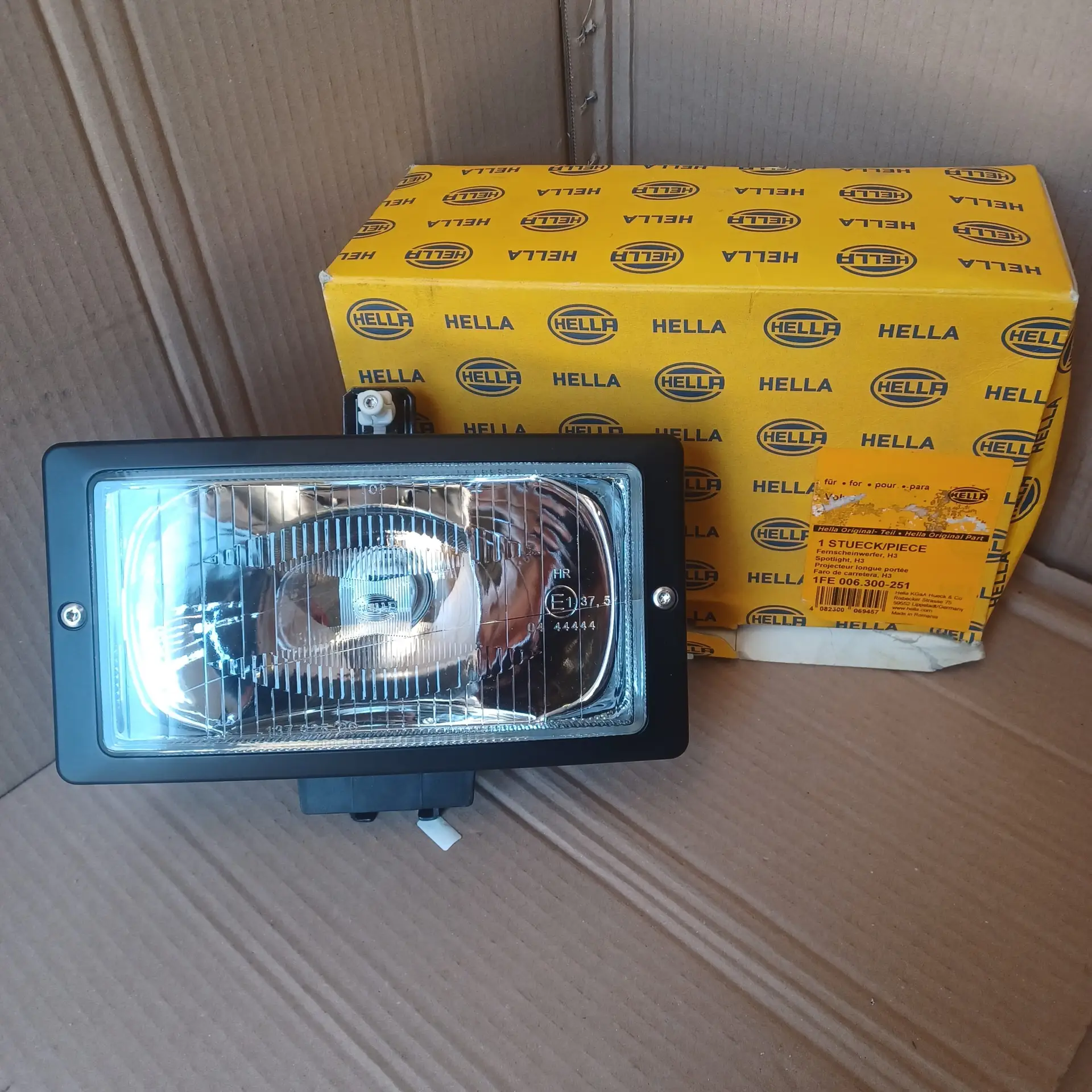 Projecteur phare longue portée Gauche ou droit Volvo FH 16 FM 7 Arrivages Auto Pieces