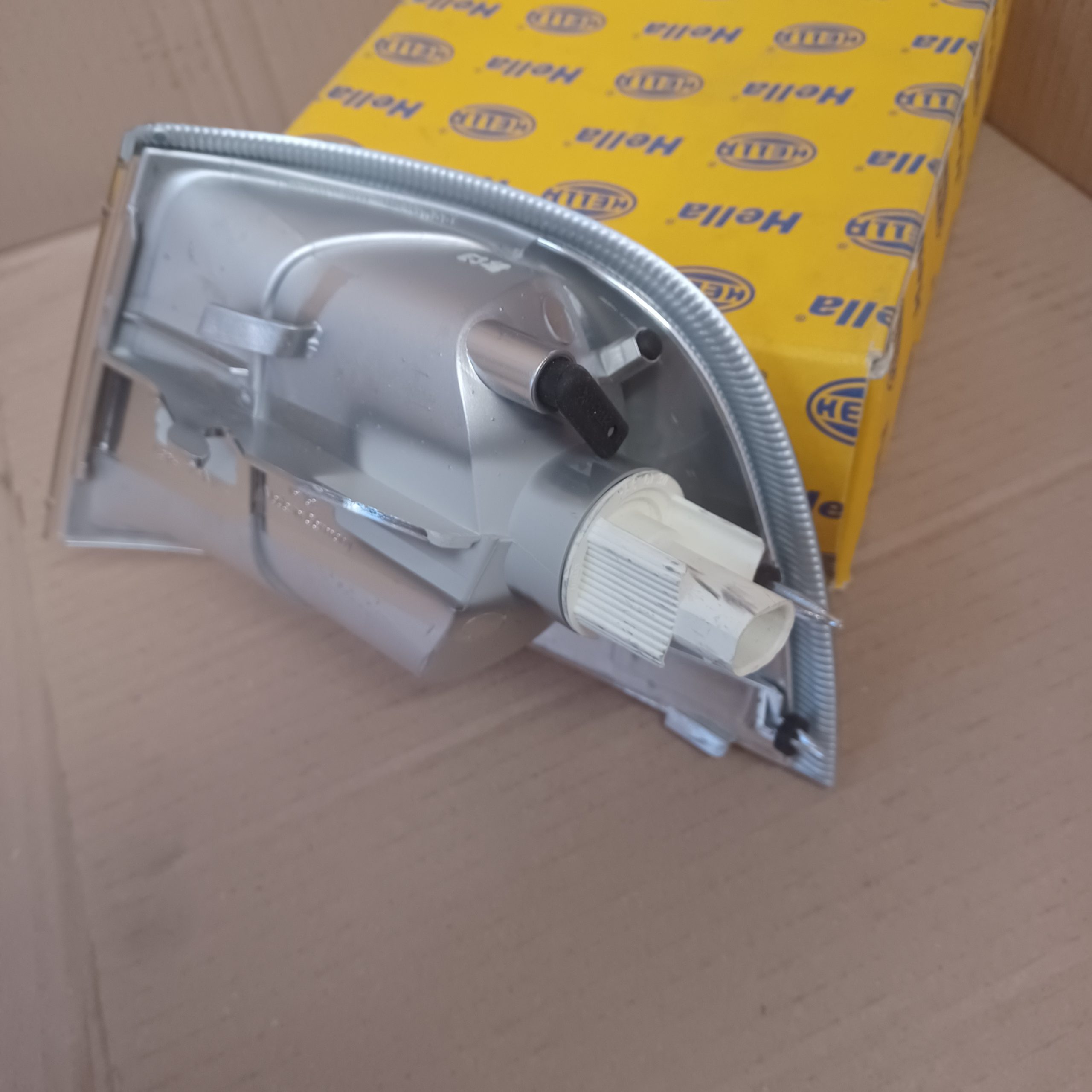 Clignotant droit Volvo V40 S40 I Neuf Hella Arrivages Auto Pieces