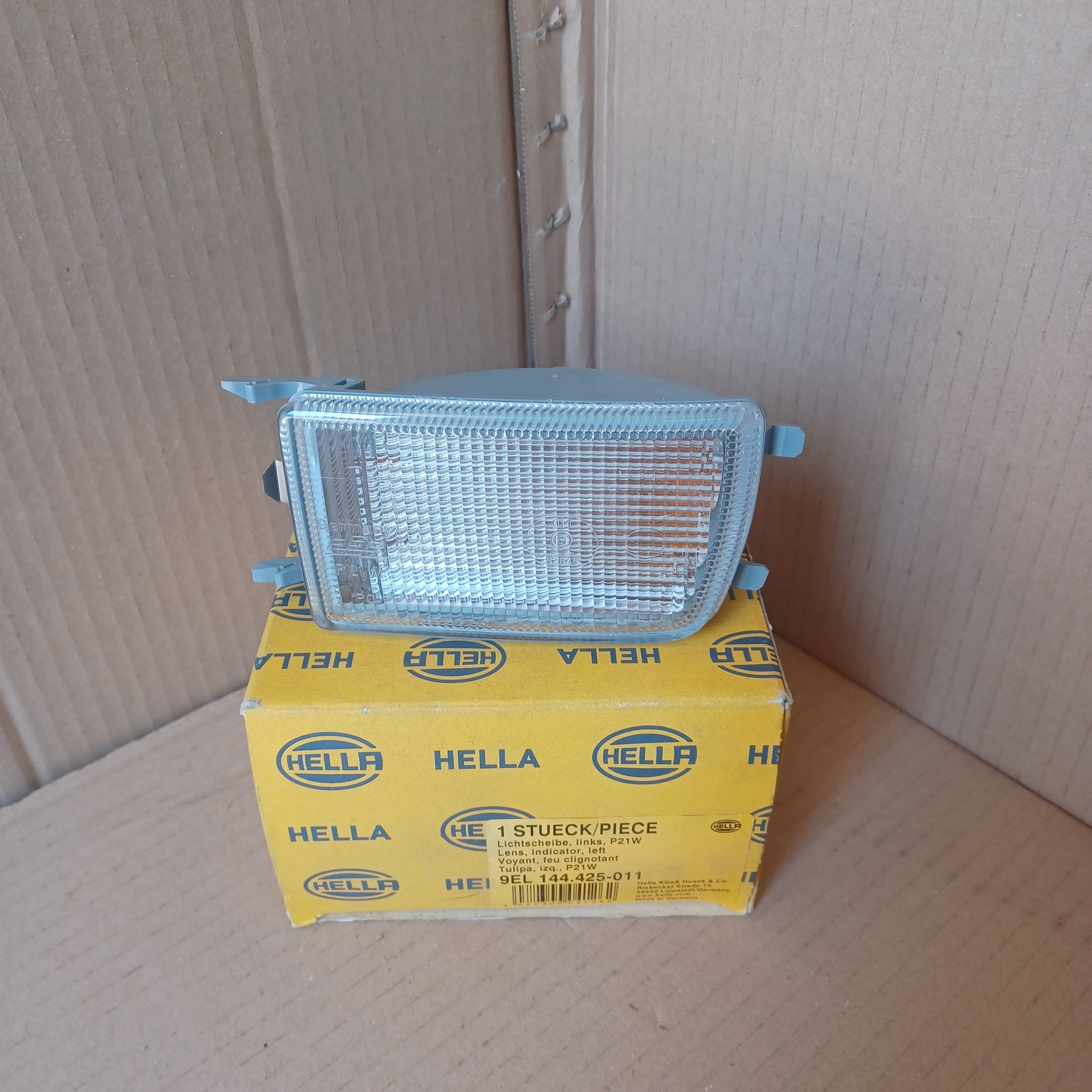 Phare avant gauche VW Golf III fixation cassée + clignotant avant gauche blanc Arrivages Auto Pieces