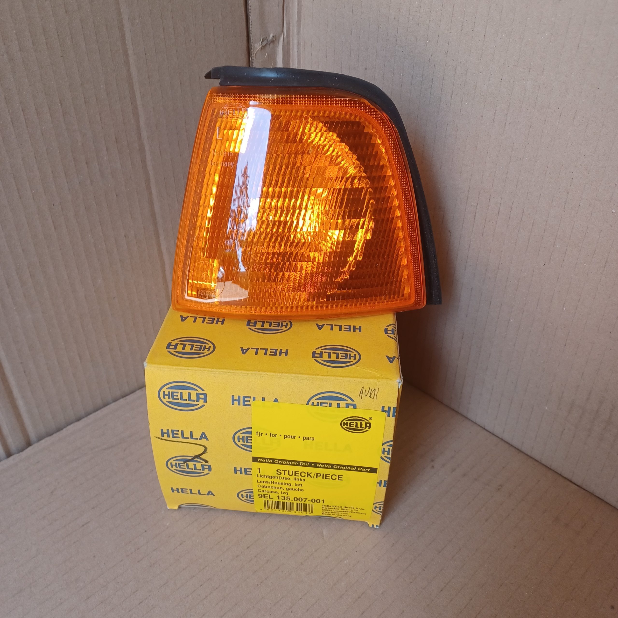 Clignotant gauche orange Audi 80 B3 Hella Arrivages Auto Pieces
