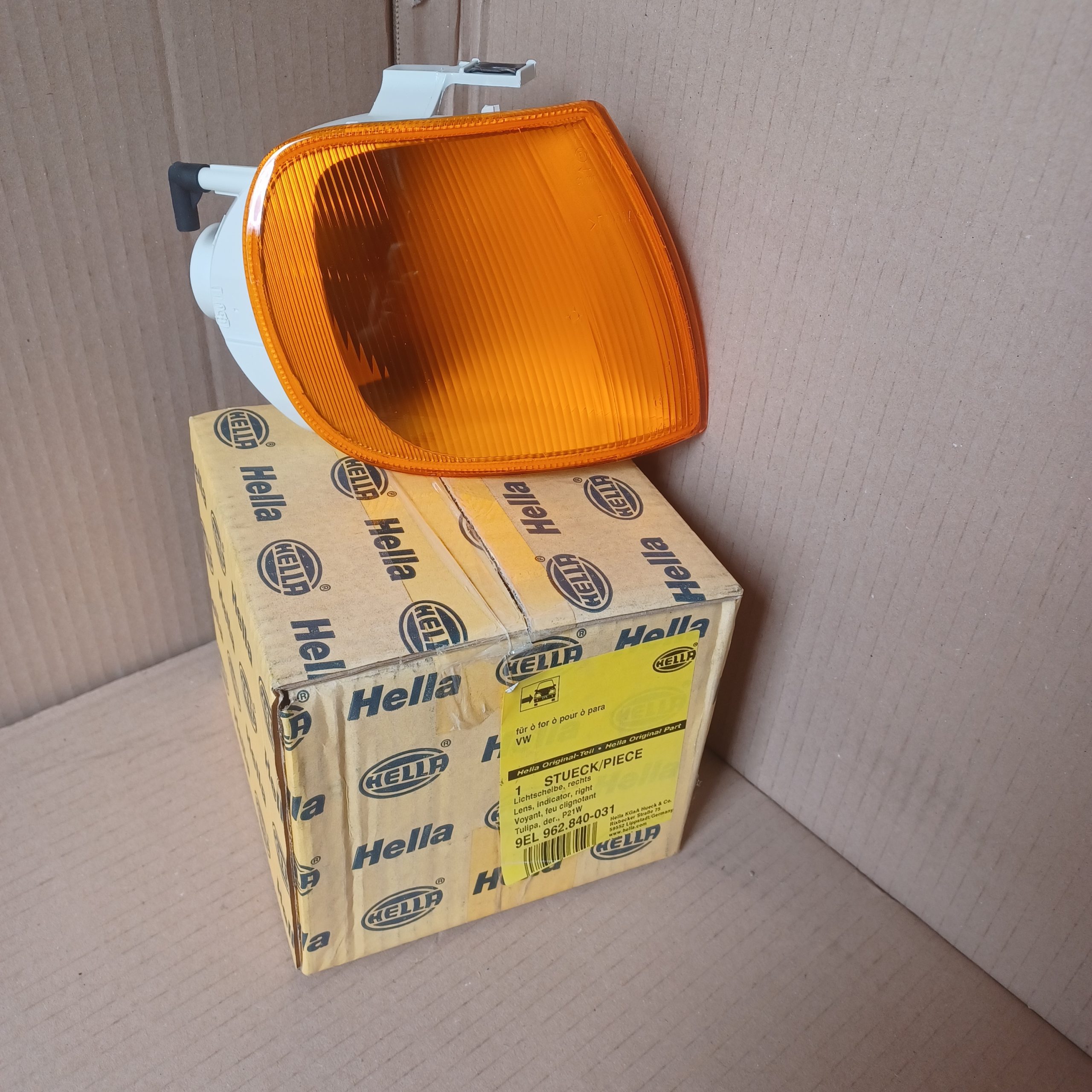 Feu anti-brouillard droit Seat Ibiza II Cordoba I Neuf Hella Arrivages Auto Pieces