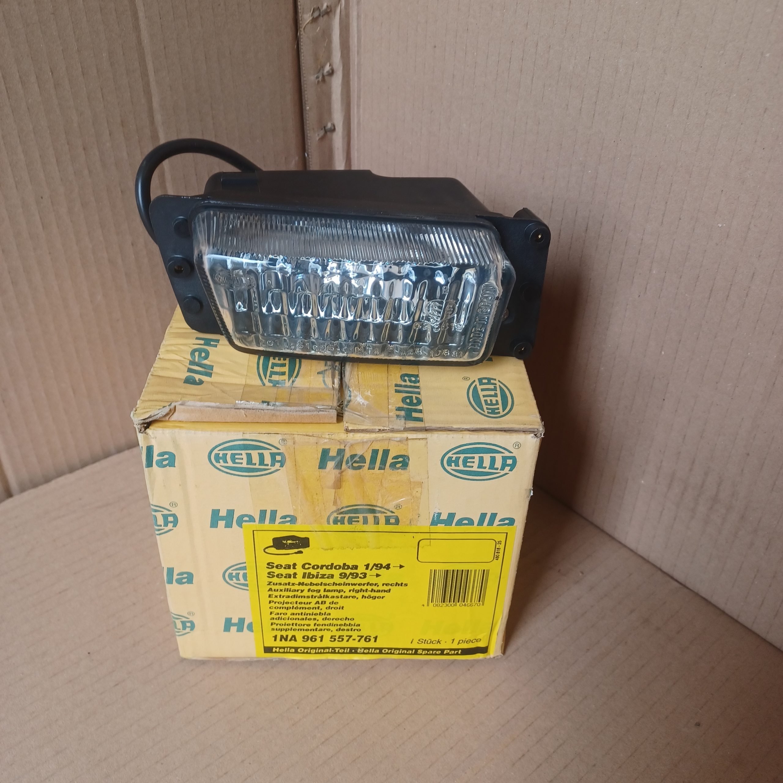 Feu anti-brouillard droit Seat Ibiza II Cordoba I Neuf Hella Arrivages Auto Pieces