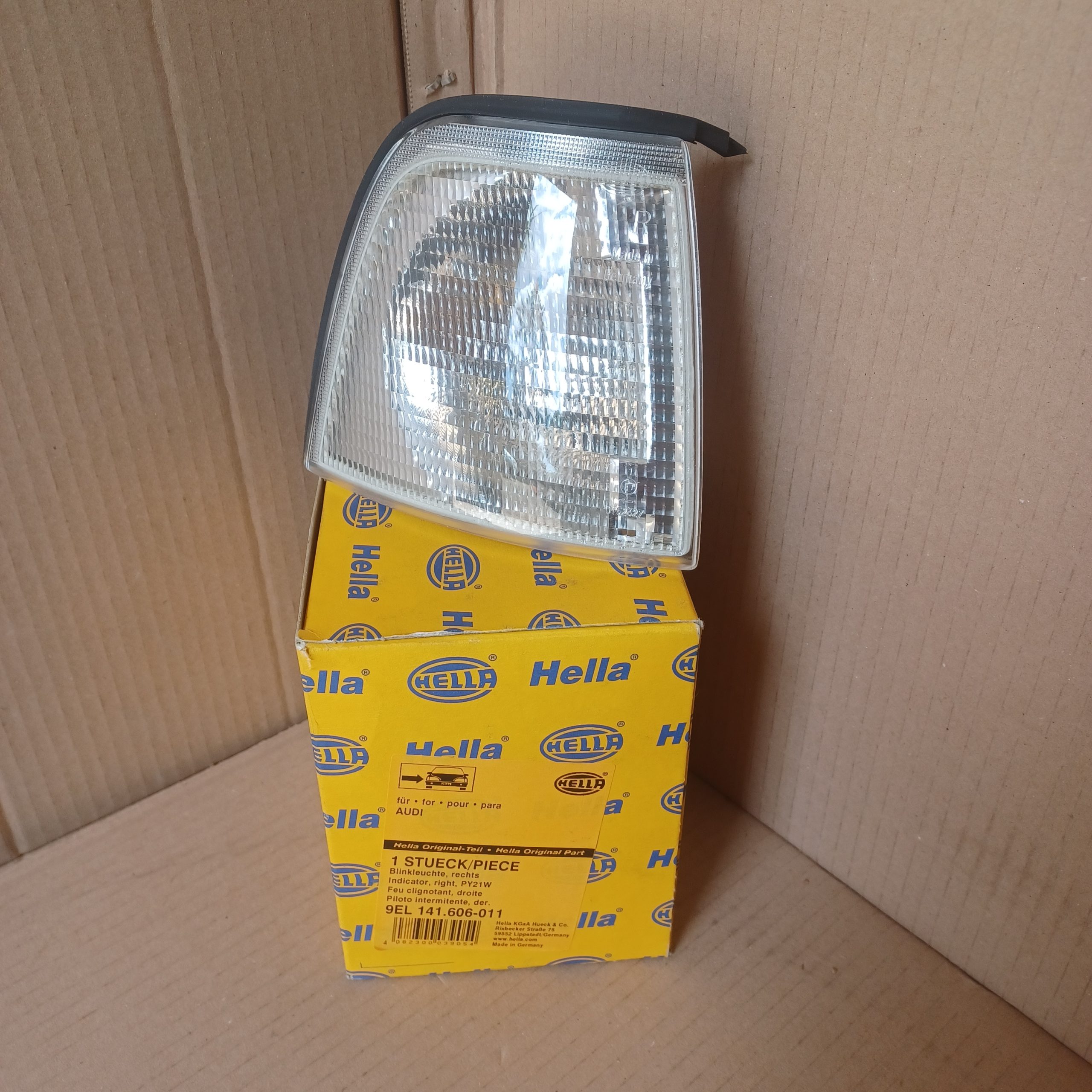Feu anti-brouillard gauche Audi 80 B4 voile à l&rsquo;intérieur Arrivages Auto Pieces