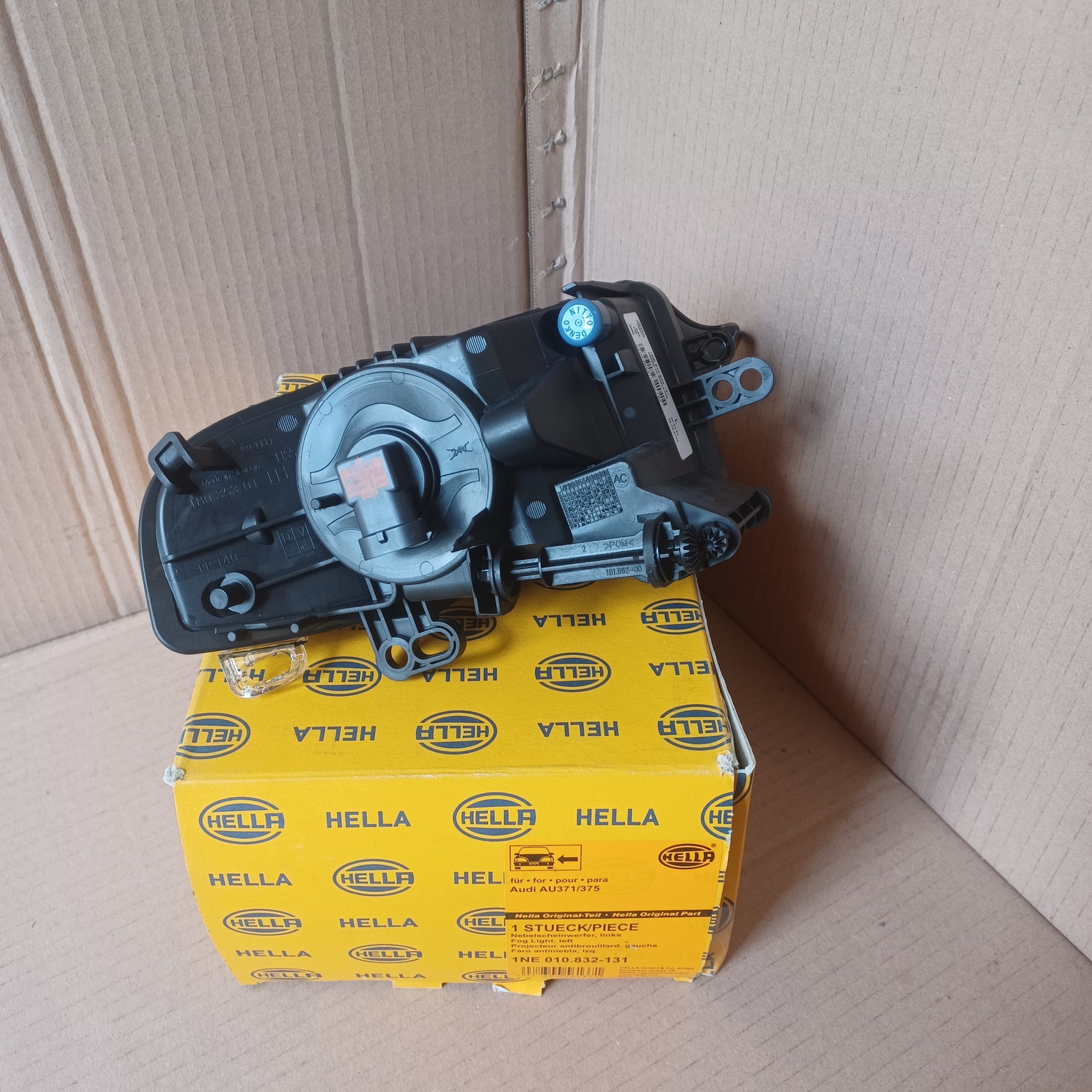 Feu anti-brouillard gauche Audi A3 8V Pare choc  » Normal  »  PAS SPORT Arrivages Auto Pieces