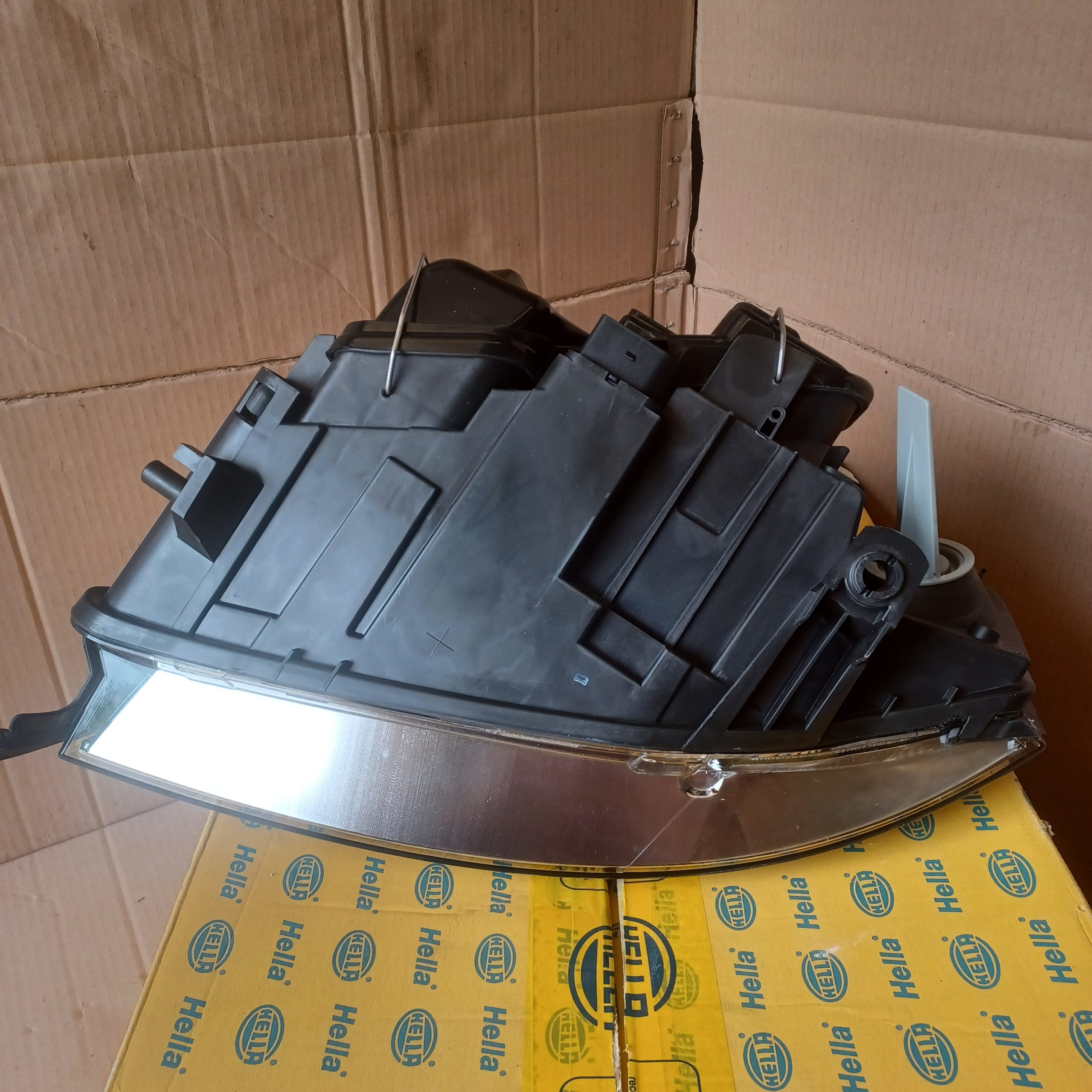 Phare avant droit Audi A6 C5 halogène Break Berline 4B0941004BJ Arrivages Auto Pieces