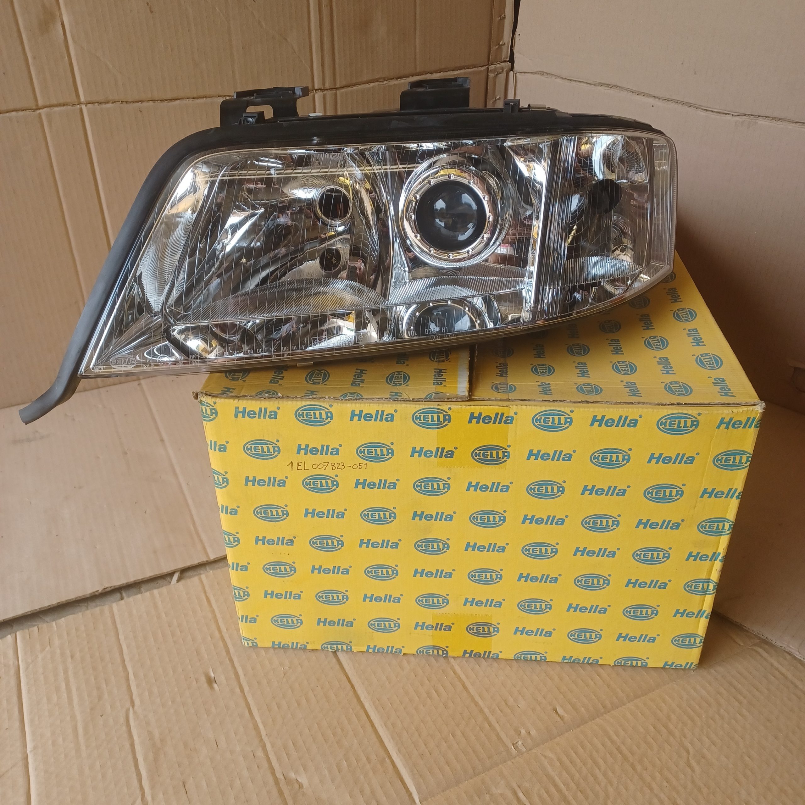 Phare avant gauche Audi A6 C5 Xénon Berline Break 4B0941003AA / M Arrivages Auto Pieces