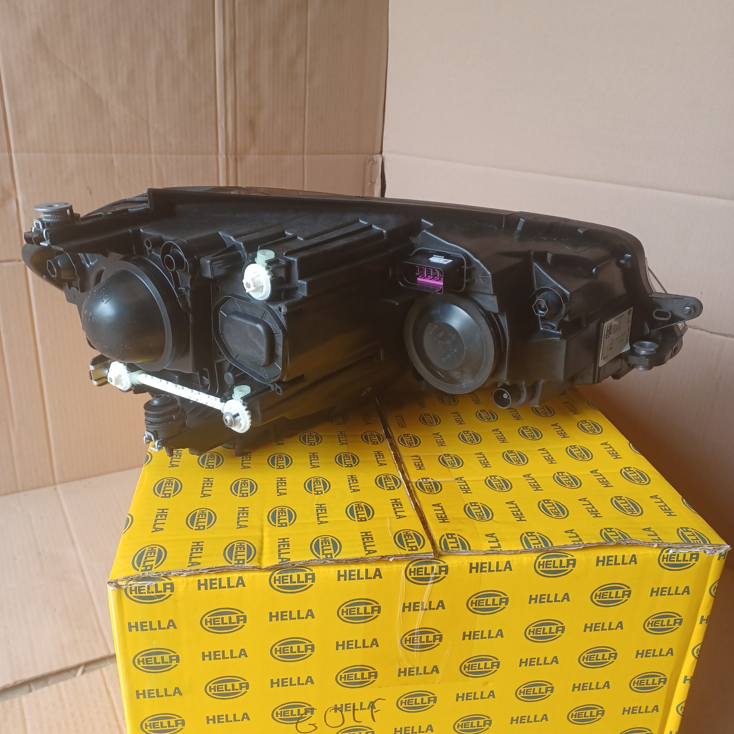 Phare avant gauche VW Golf VII Halogène 5G1941005D Arrivages Auto Pieces