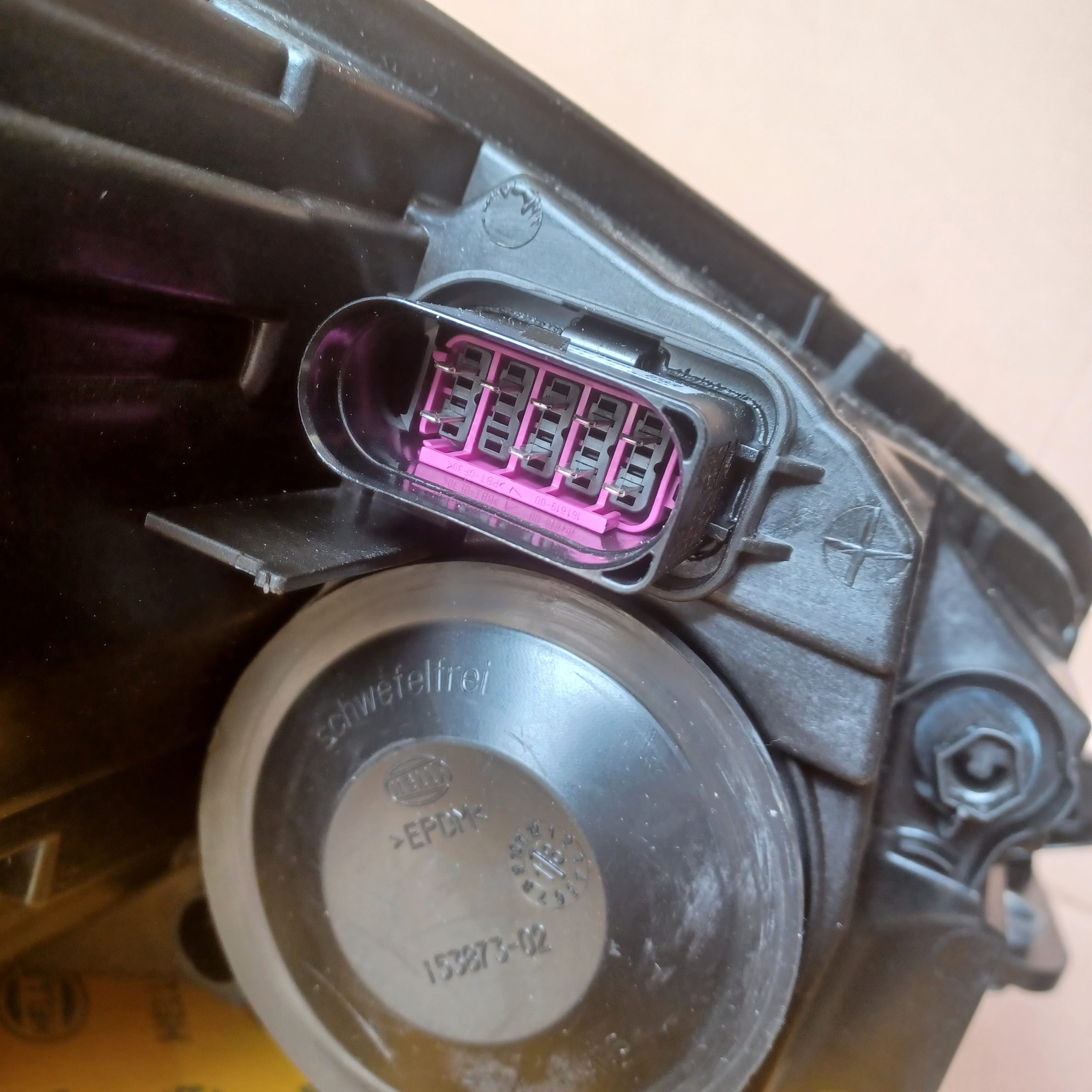 Phare avant gauche VW Golf VII Halogène 5G1941005D Arrivages Auto Pieces