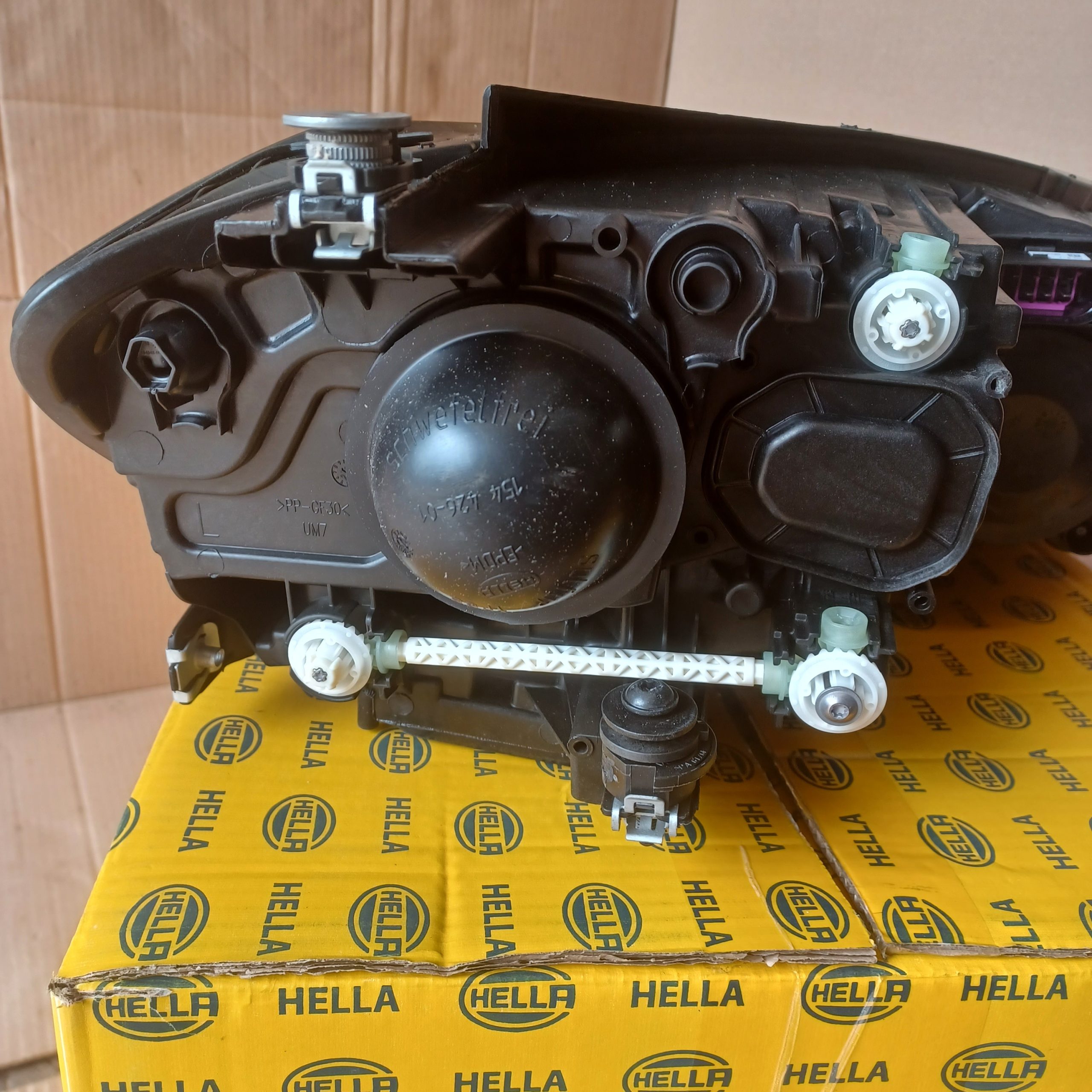 Phare avant gauche VW Golf VII Halogène 5G1941005D Arrivages Auto Pieces