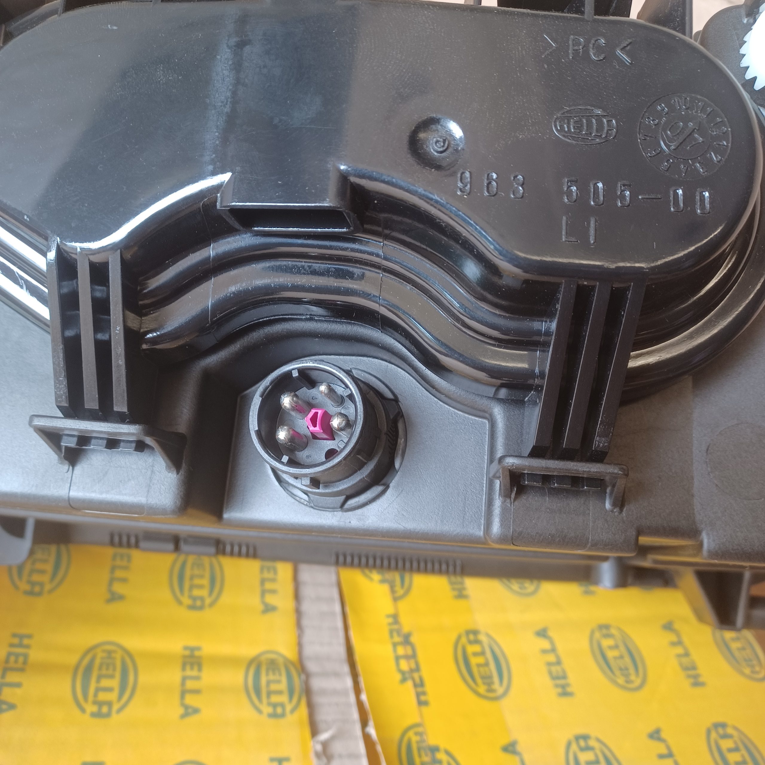 Phare avant gauche Audi A3 8L Halogène Arrivages Auto Pieces