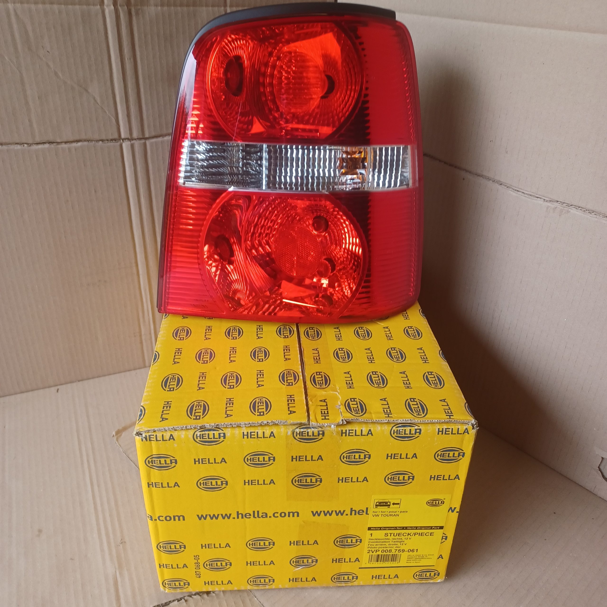 Feu anti-brouillard gauche VW Touran I Caddy III Neuf Hella Arrivages Auto Pieces