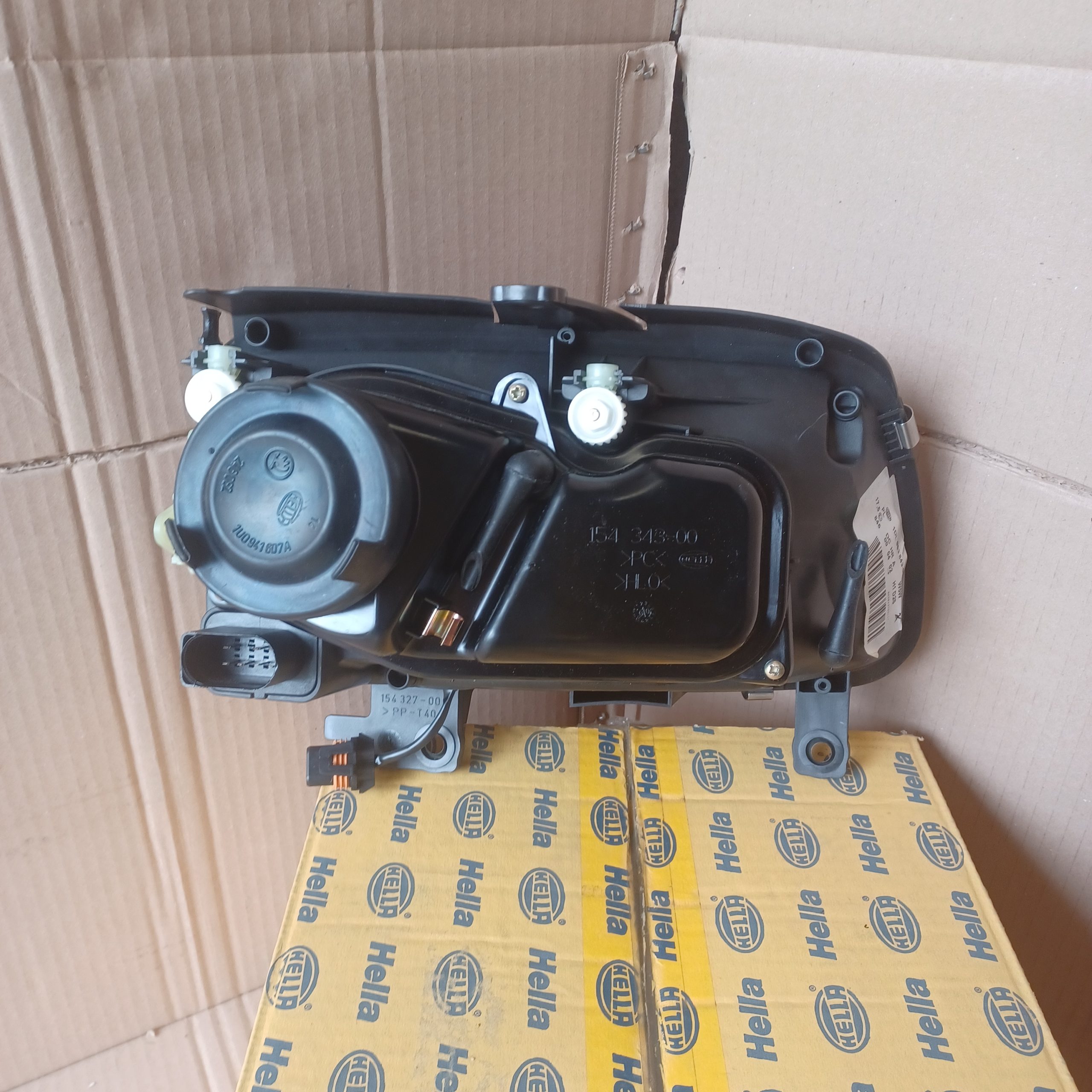 Phare avant gauche VW Polo 6N2 Xénon Neuf Arrivages Auto Pieces