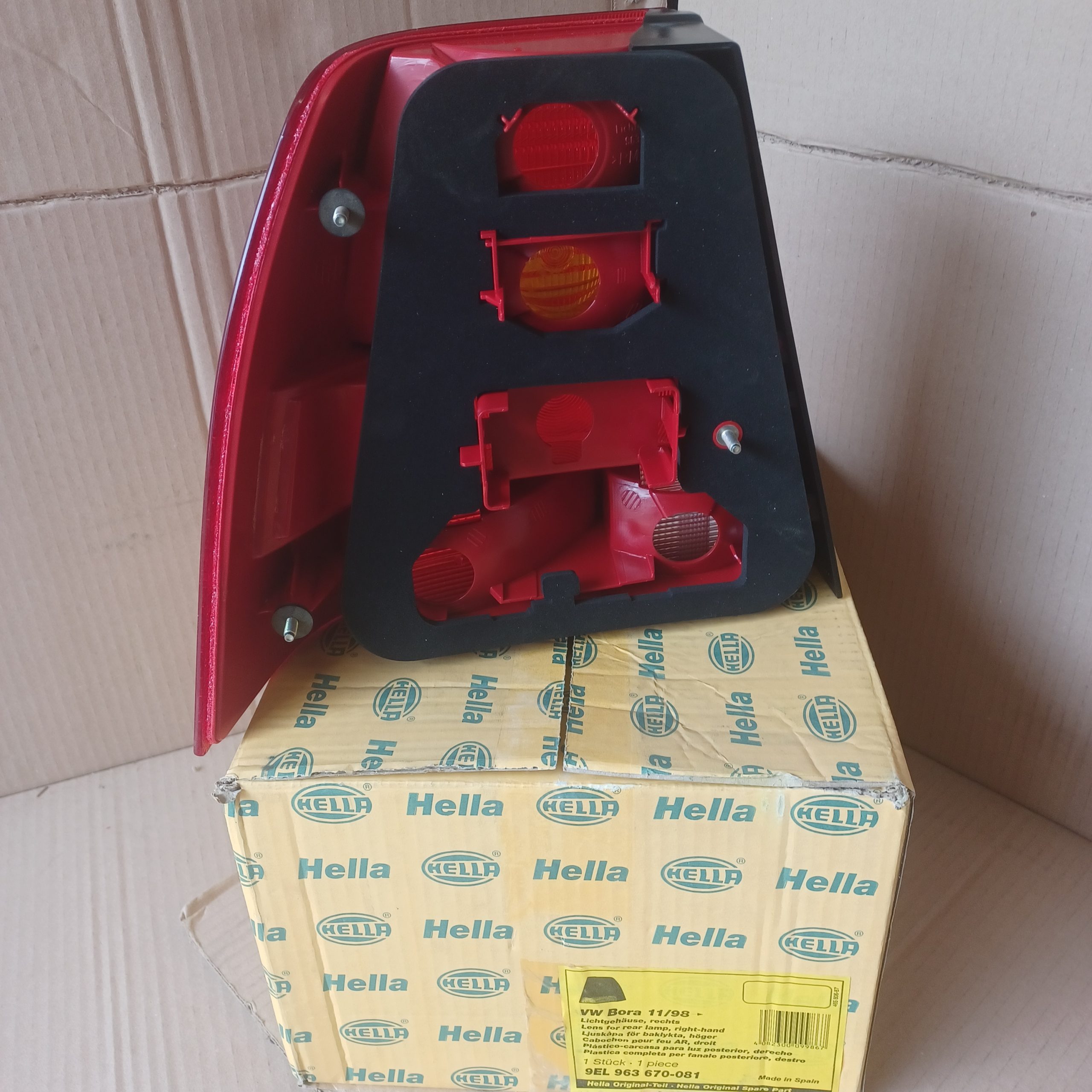 Feu arrière droit VW Bora 1J2 Neuf Hella Arrivages Auto Pieces