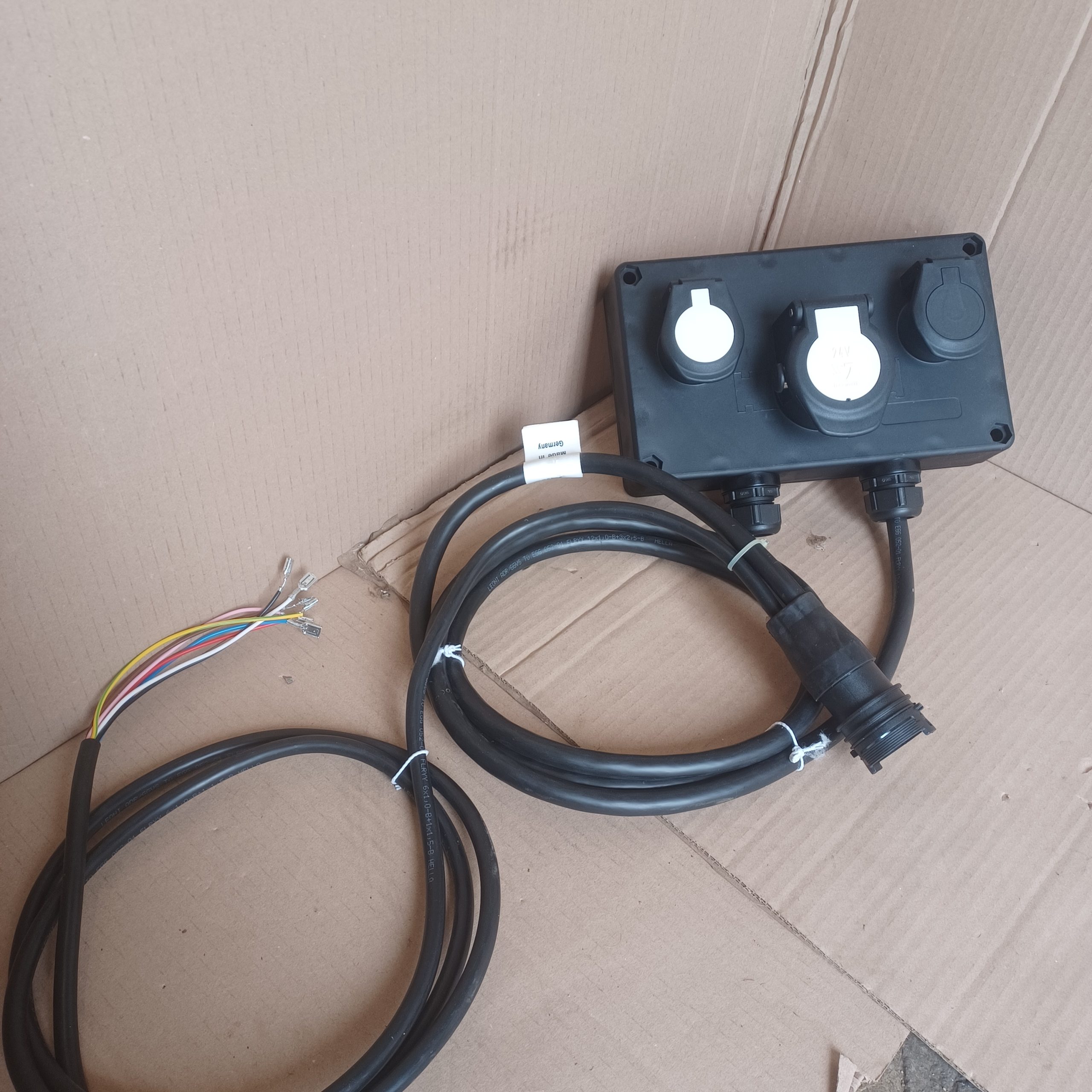 Lot de x10 Catadioptres rond (60mm) rouge à fixer Hella sans boite Arrivages Auto Pieces