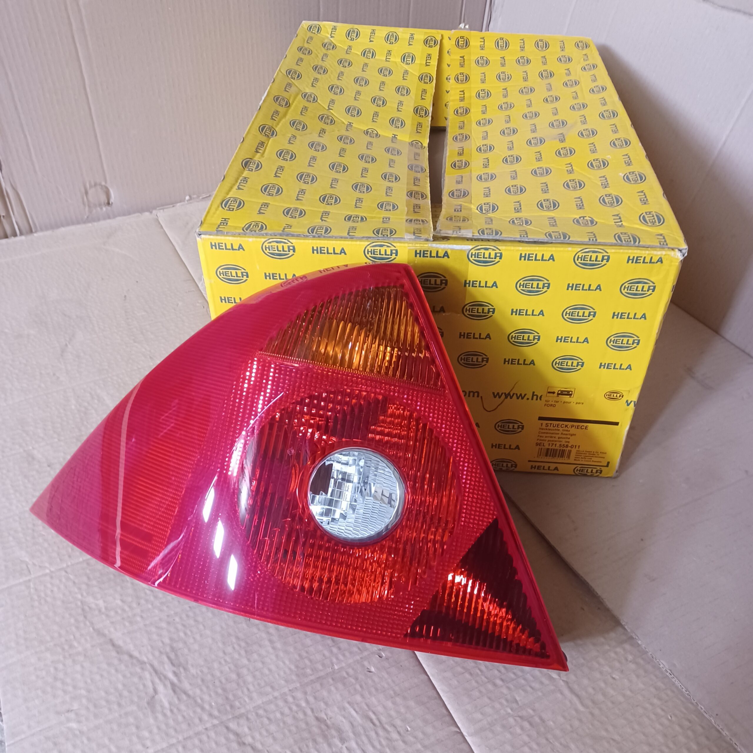 Feu arrière droit Ford Mondeo III Trunier Break Arrivages Auto Pieces