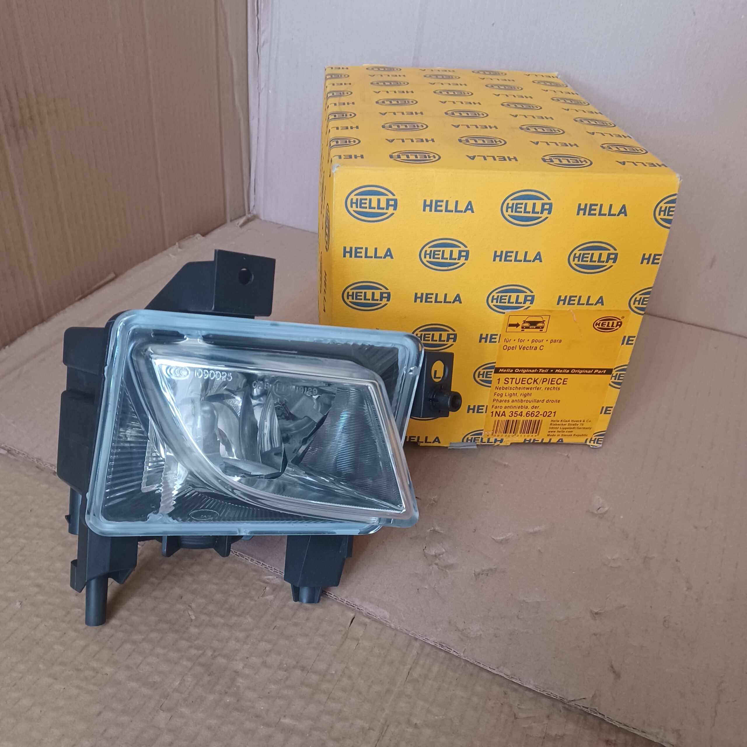 Projecteur antibrouillard droit Opel Vectra C 2002-2009 Attention 2 montages Arrivages Auto Pieces