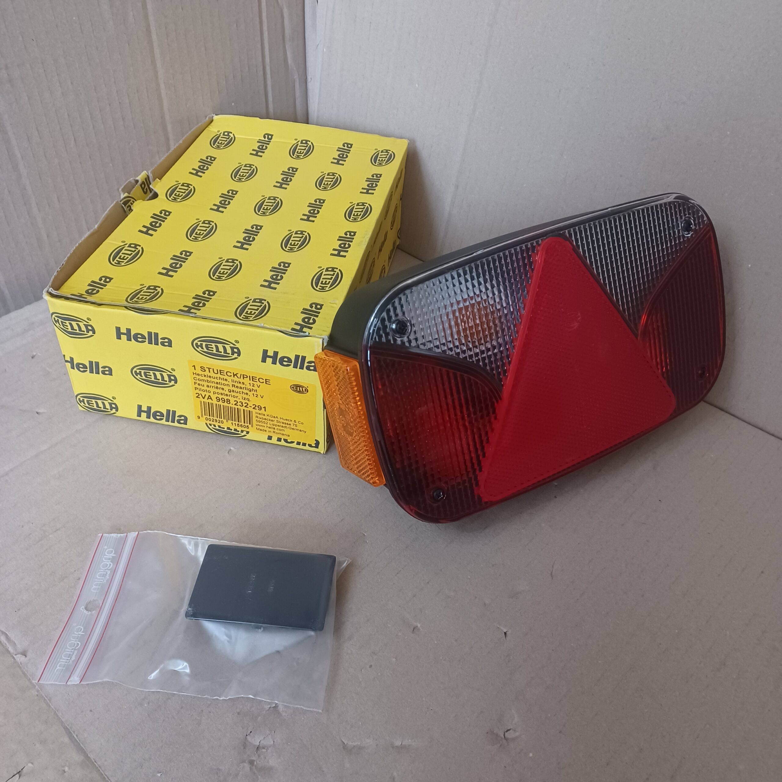 phare Hella Oval 120 H4 OE 167906 DEUTZ-FAHR OE 059 758 90 CLAAS Arrivages Auto Pieces