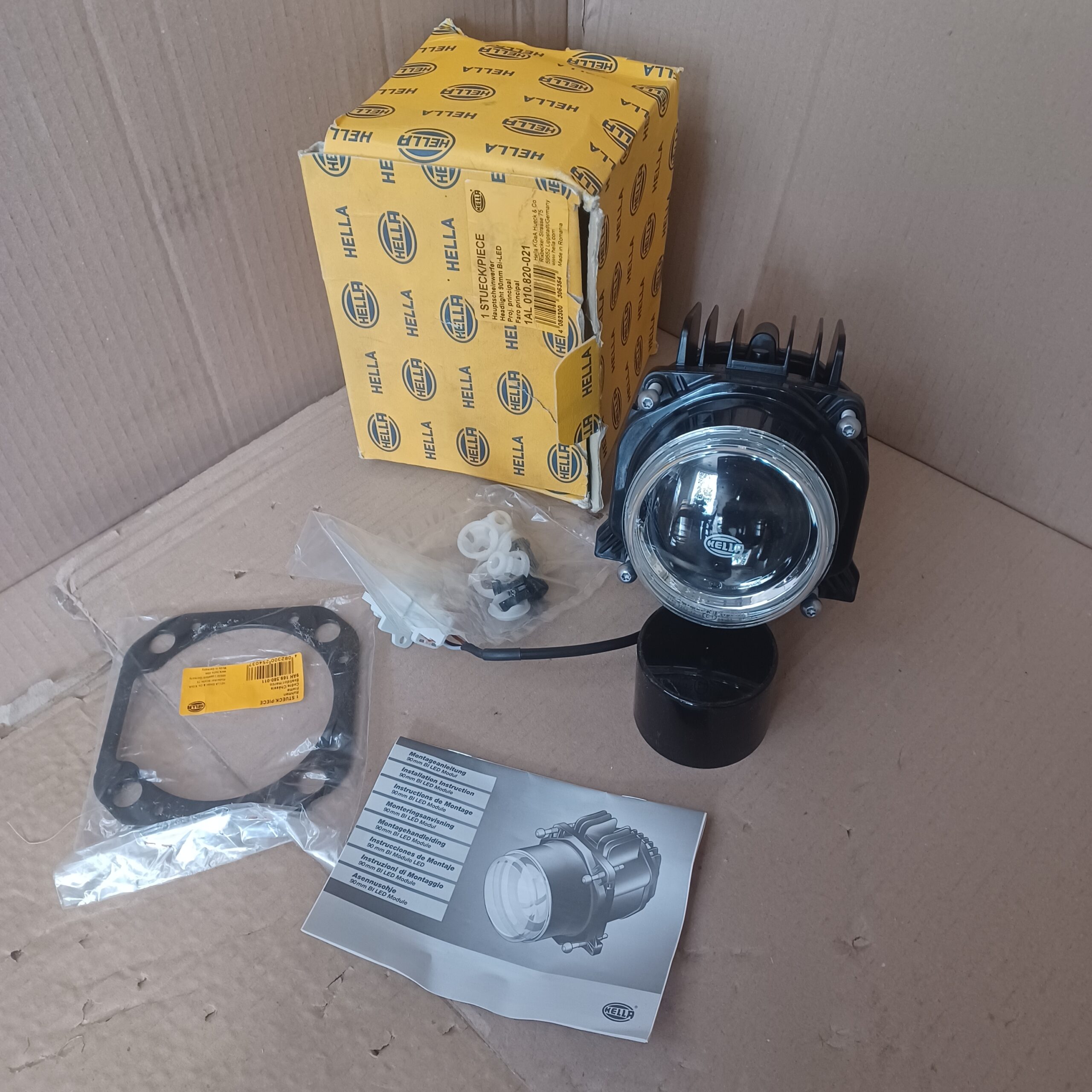 Feu arrière 12V agricole TP Utilitaire Arrivages Auto Pieces