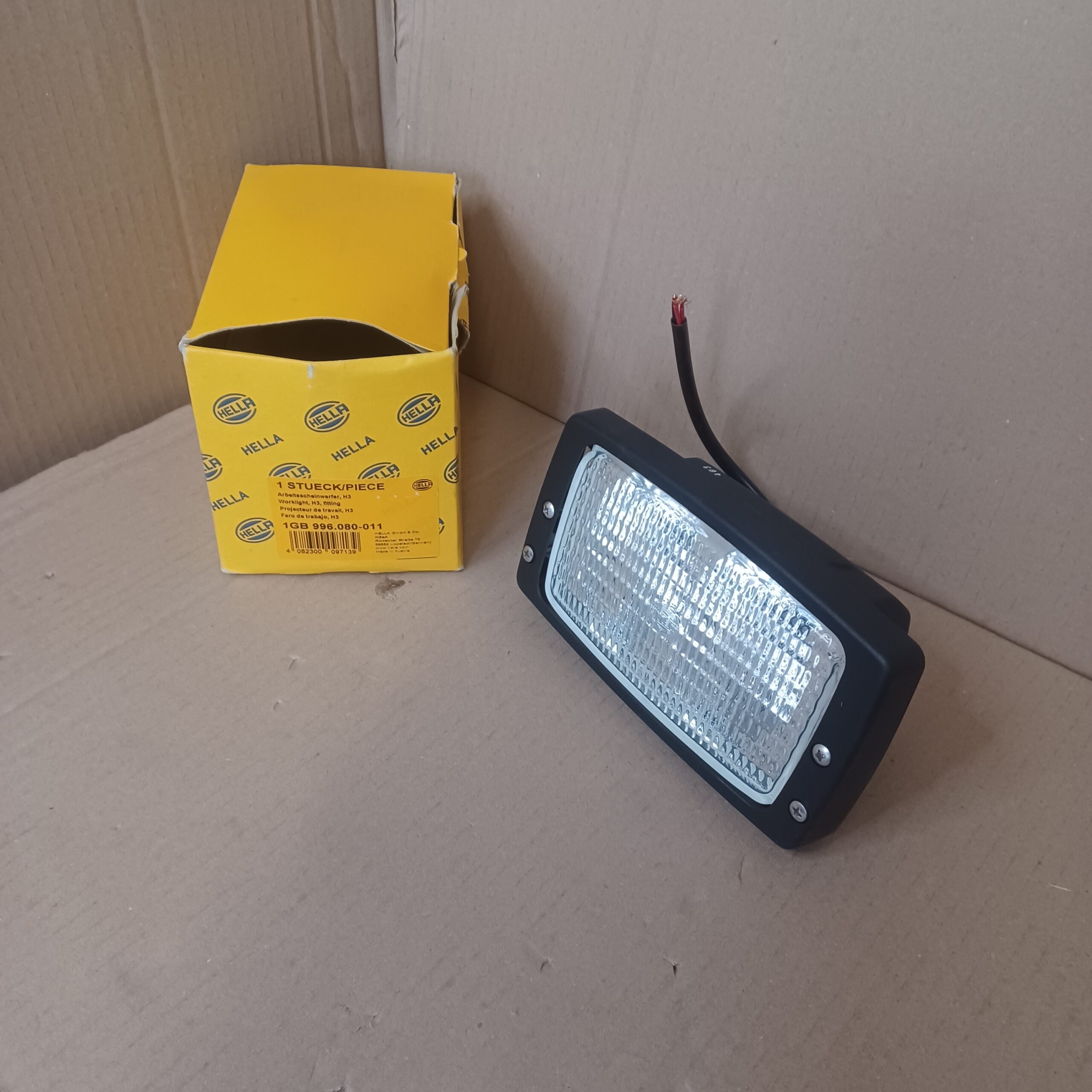 Projecteur de travail 12/24V Diamètre 14cm Semi poids lourd Agricole Arrivages Auto Pieces