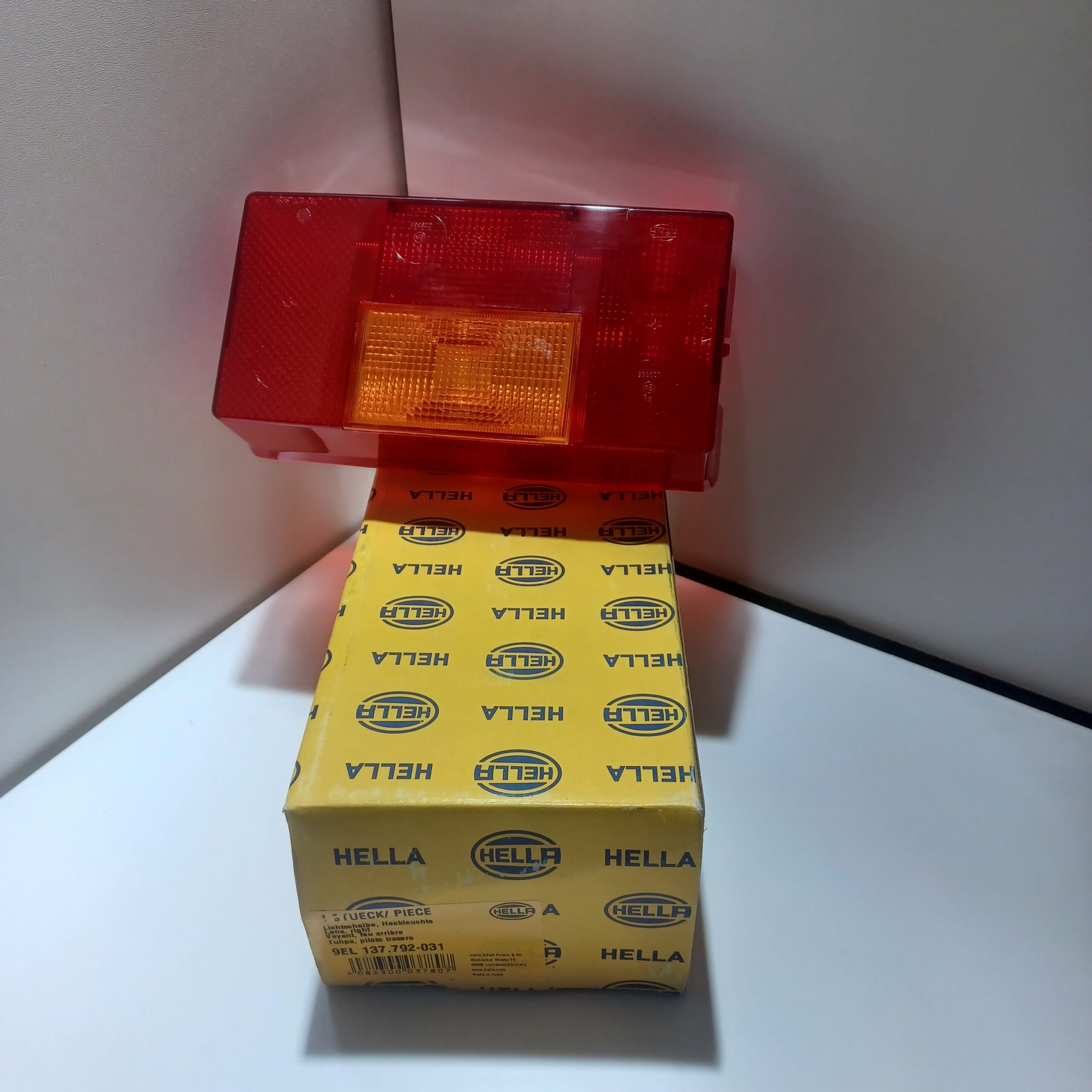 Feu d&rsquo;encombrement gabarit droit 12v 24v Semi remorque poids lourd Arrivages Auto Pieces