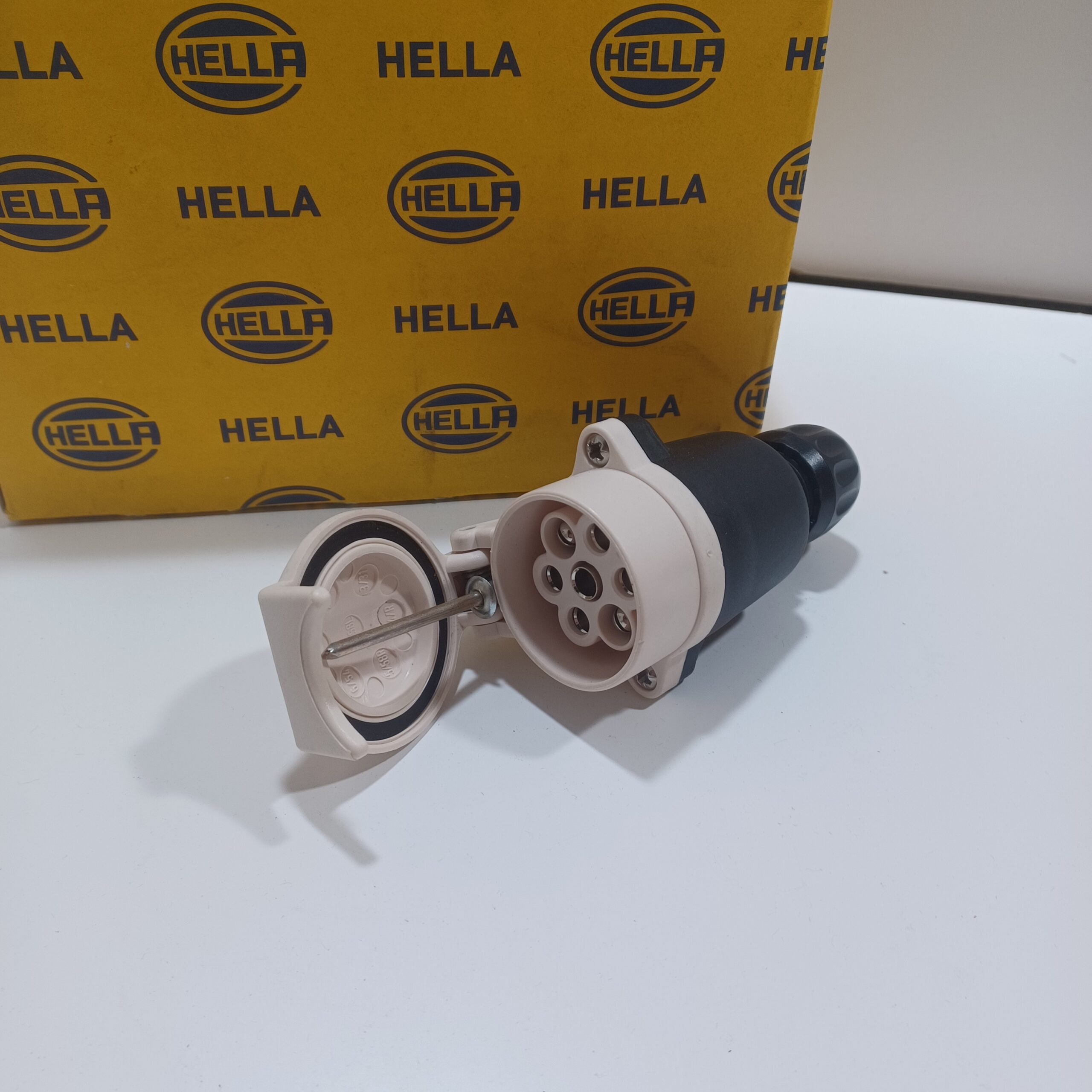 Prise Remorque 7 pôles 12V Poids Lourd Semi Remorque Arrivages Auto Pieces