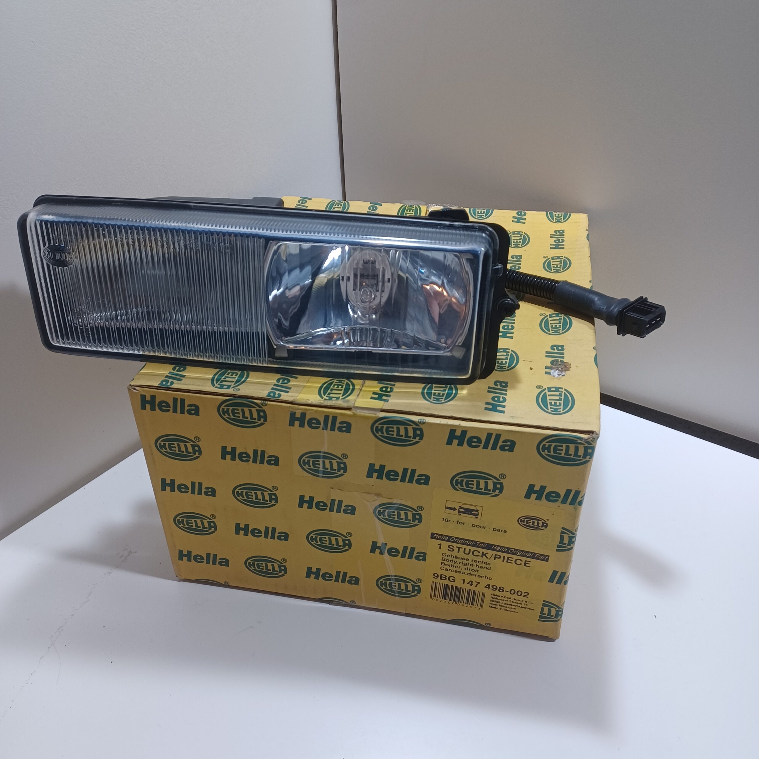 Phare anti brouillard gauche Daf 95XF 75CF LF45 LF55 XF95 CF65 CF75 CF85 Neuf Hella Arrivages Auto Pieces