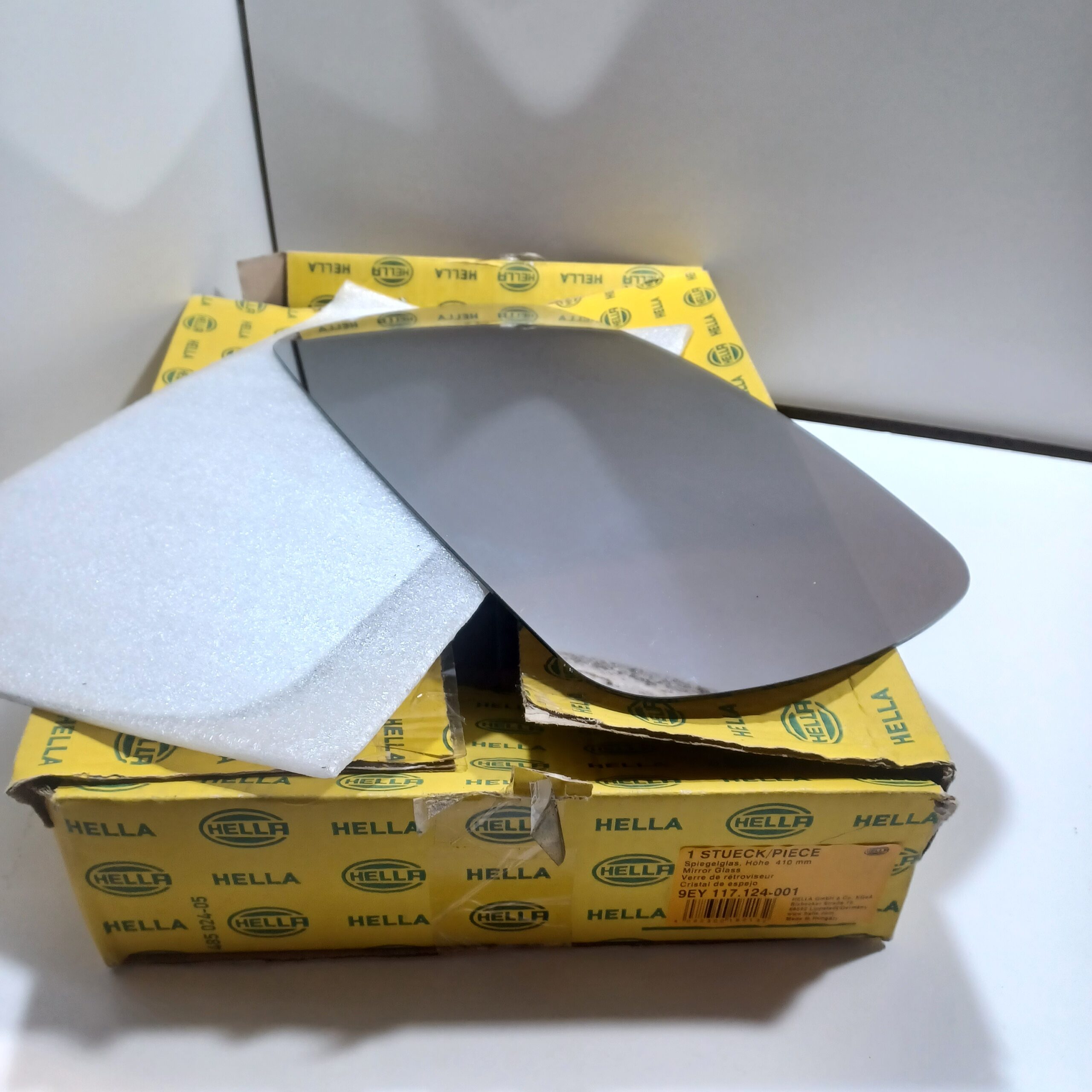 Cadre entourage phare Gauche Mercedes Actros MP2 / MP3 Neuf Hella Arrivages Auto Pieces