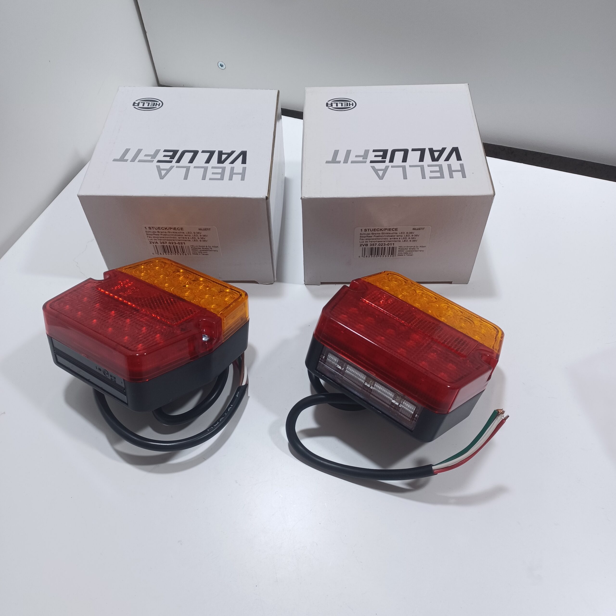 Feu d&rsquo;encombrement gabarit droit LED 12v 24v rouge blanc Poids lourd semi remorque Arrivages Auto Pieces
