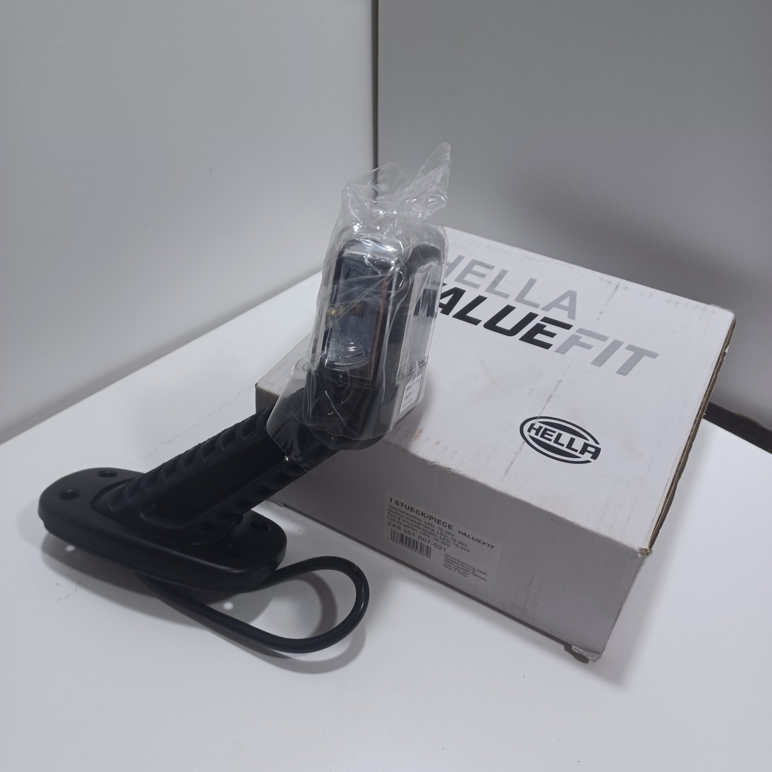 Feu d&rsquo;encombrement gabarit droit LED 12v 24v rouge blanc Poids lourd semi remorque Arrivages Auto Pieces