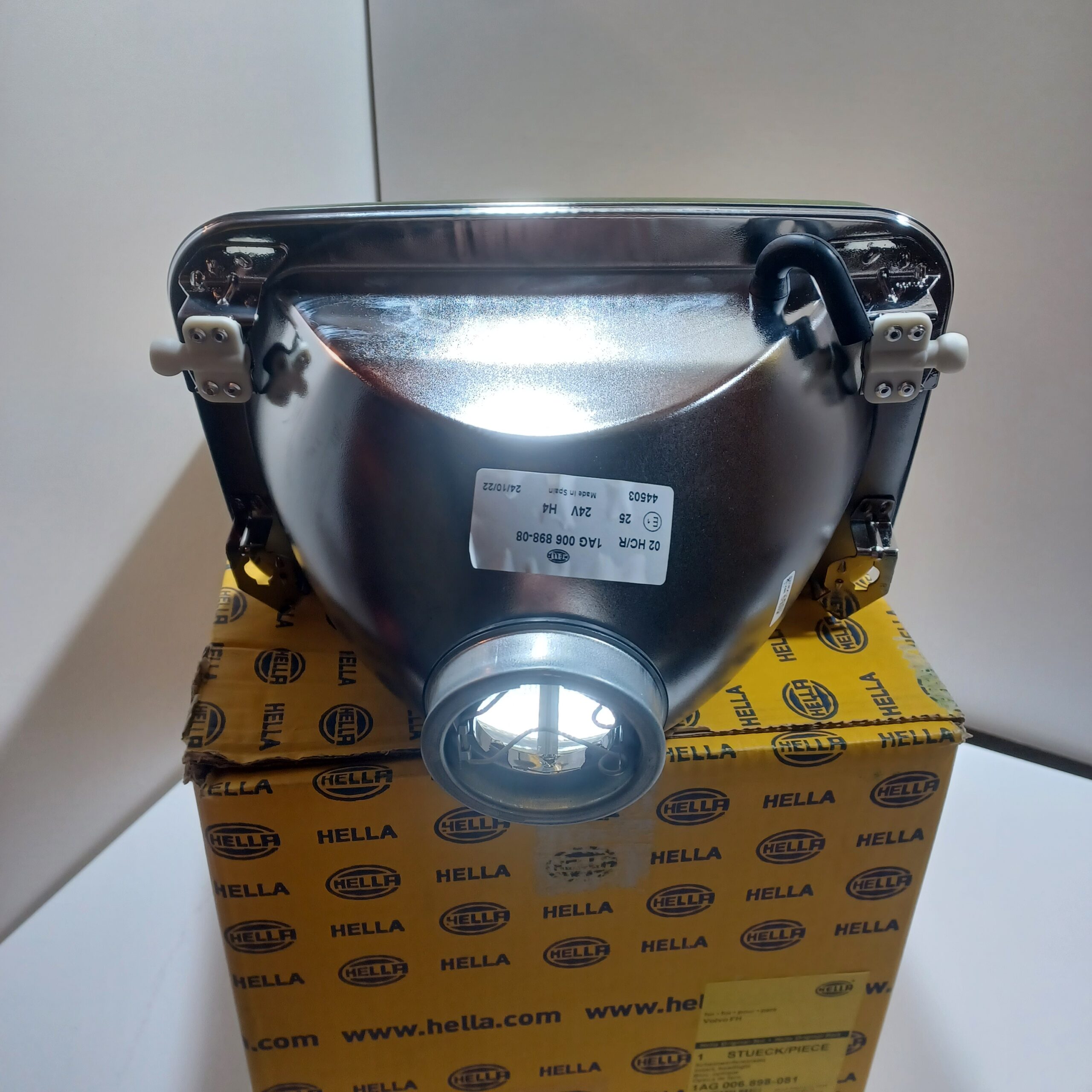 Phare avant G ou D Volvo FH12 FM7 FH16 FM12 poids lourd 1993- Neuf Hella Arrivages Auto Pieces