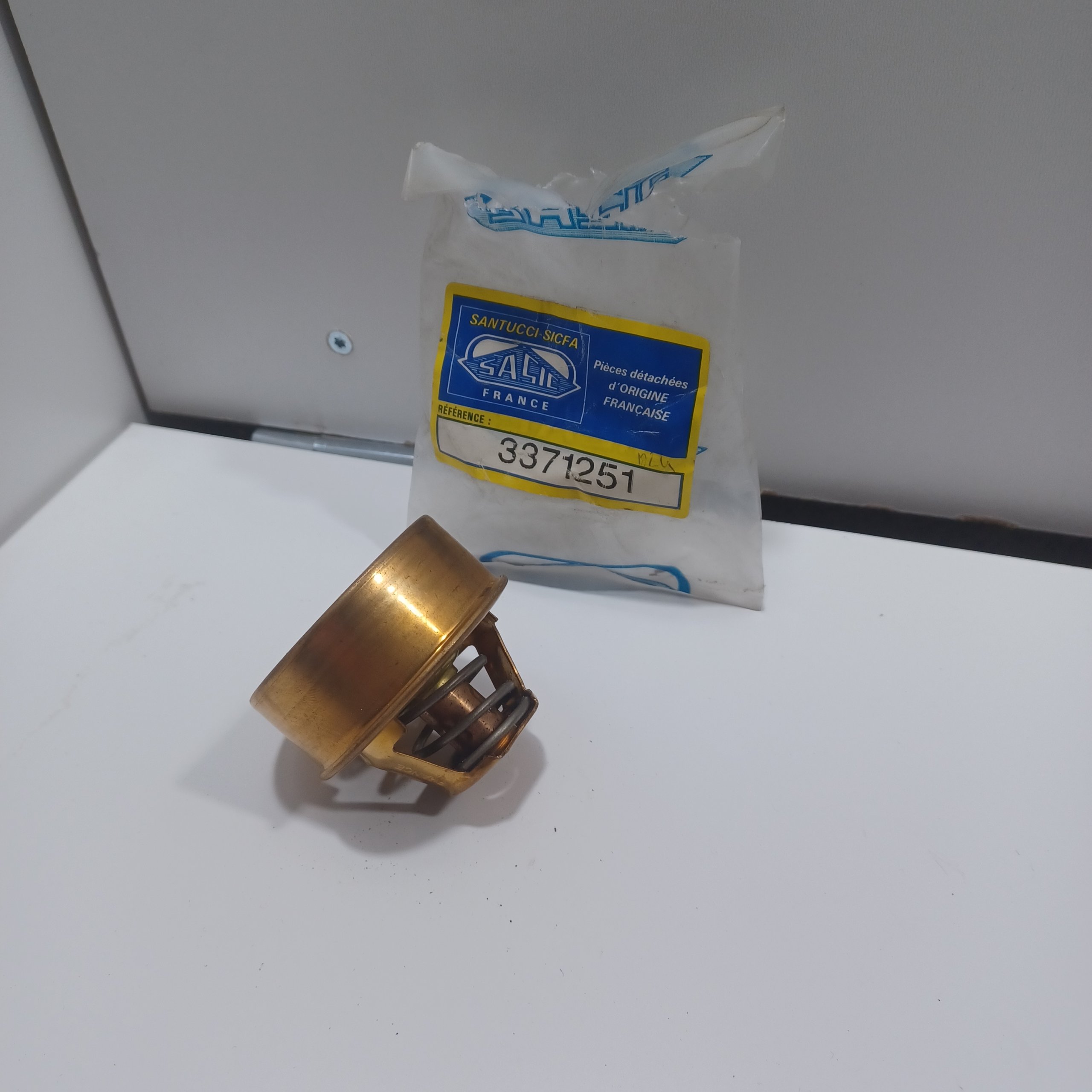 Thermostat Citroen BX 1.9D C15 1.8D 1.9D Peugeot 205 309 405 1.8D 1.9D Arrivages Auto Pieces