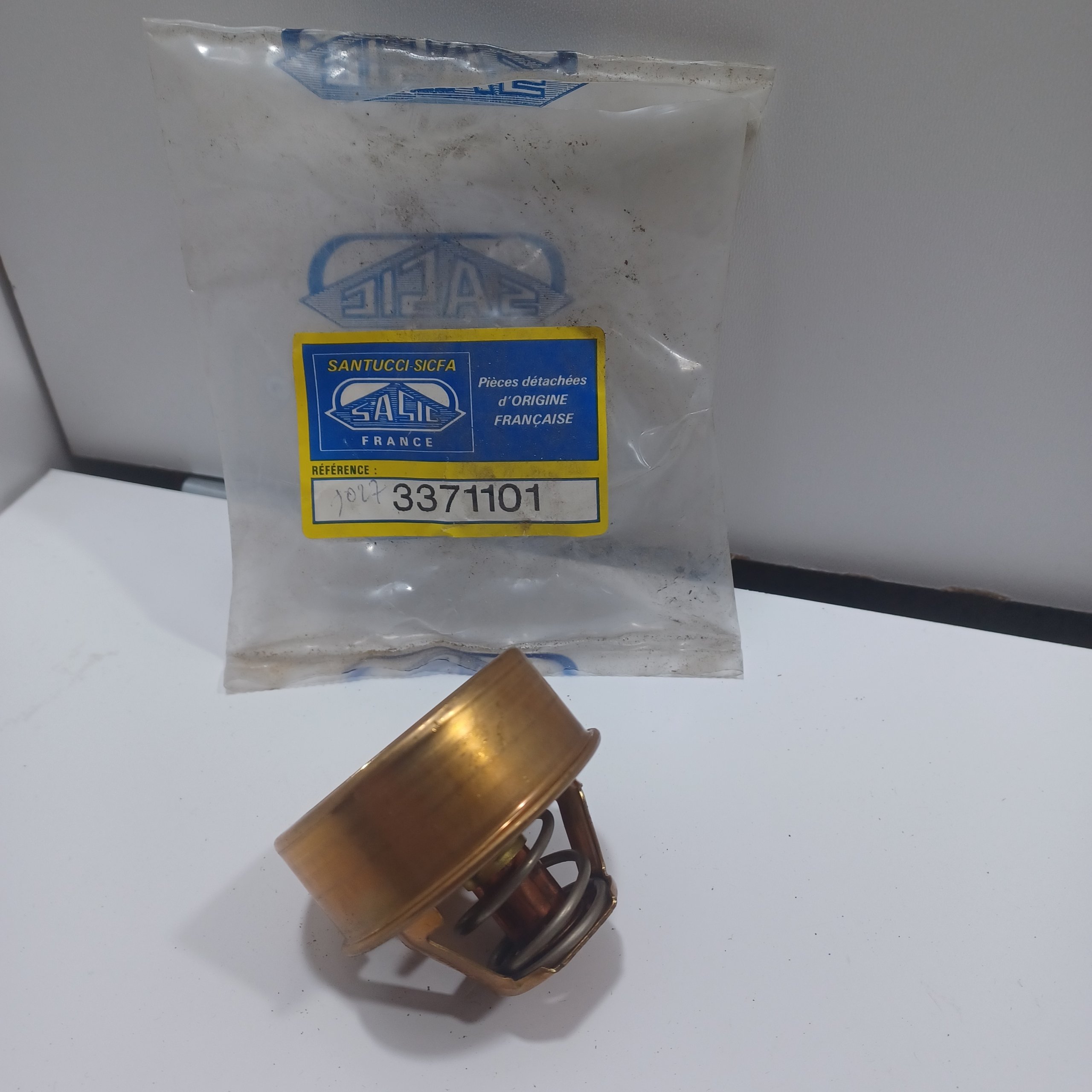 Thermostat Peugeot 504 2.1D 1.9D 2.3D 505 2.3TD 604 2.3TD Arrivages Auto Pieces