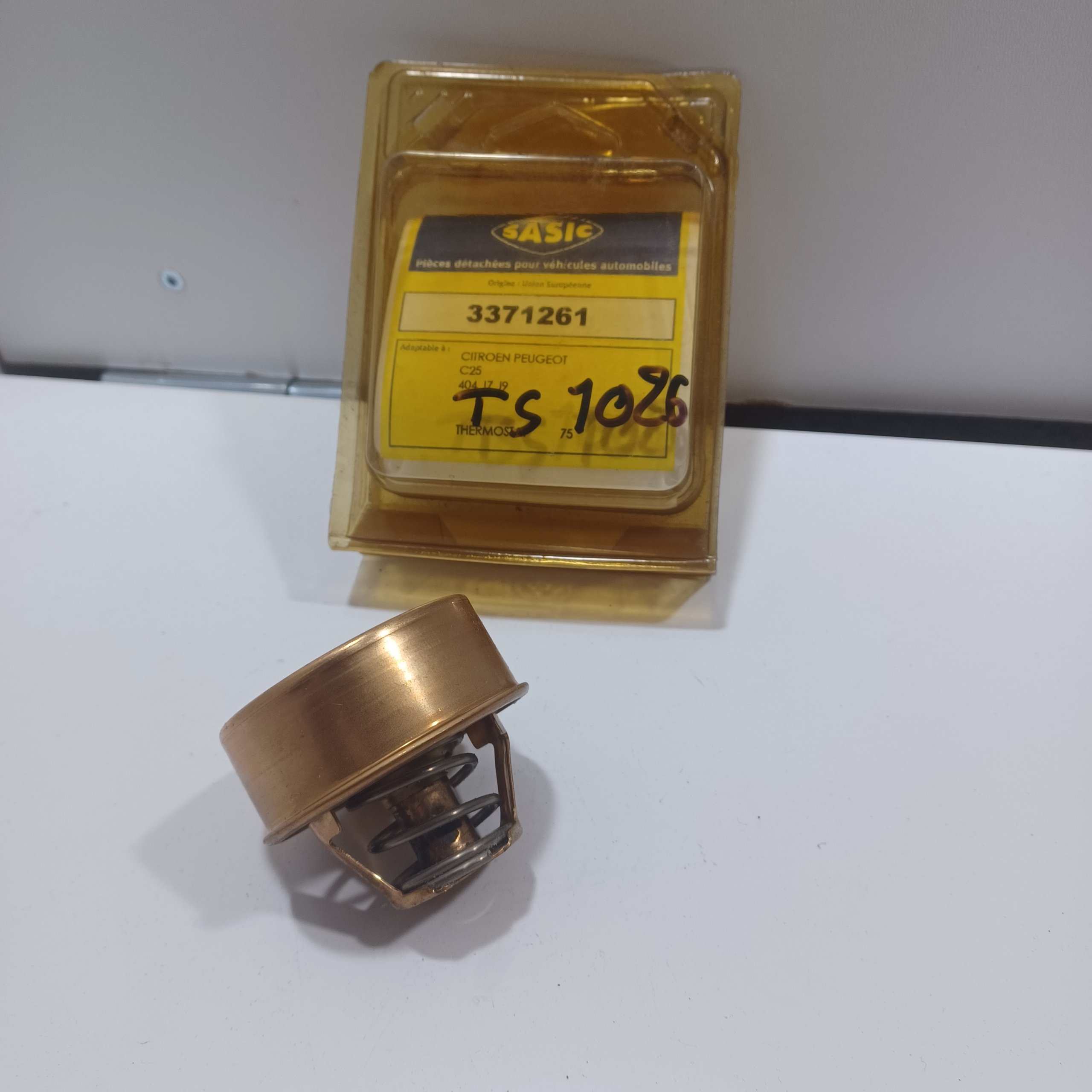 Thermostat Peugeot 504 2.1D 1.9D 2.3D 505 2.3TD 604 2.3TD Arrivages Auto Pieces