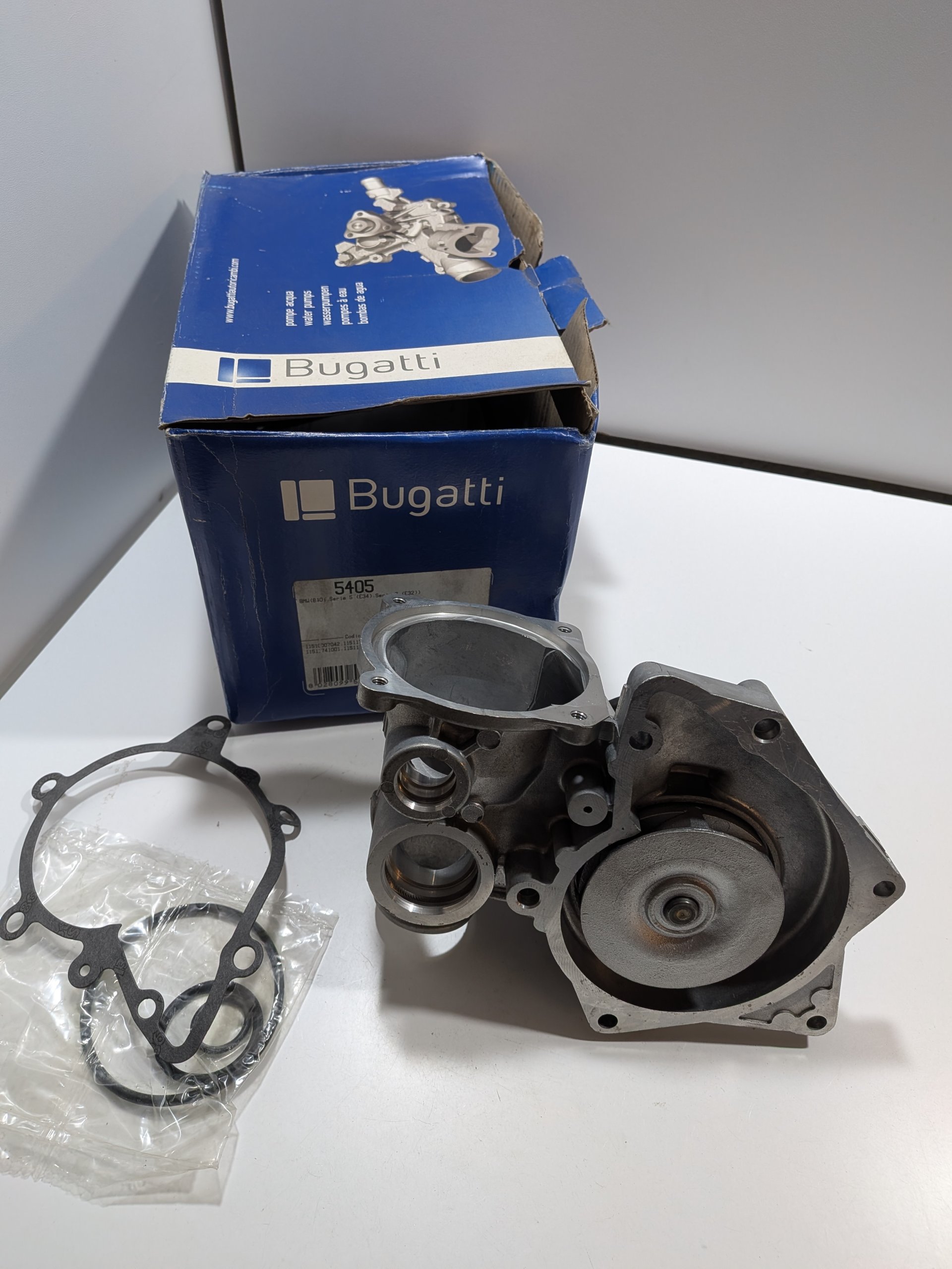 Pompe à eau BMW 530i V8 540i E34 730i V8 740i E32 840i E31 Arrivages Auto Pieces