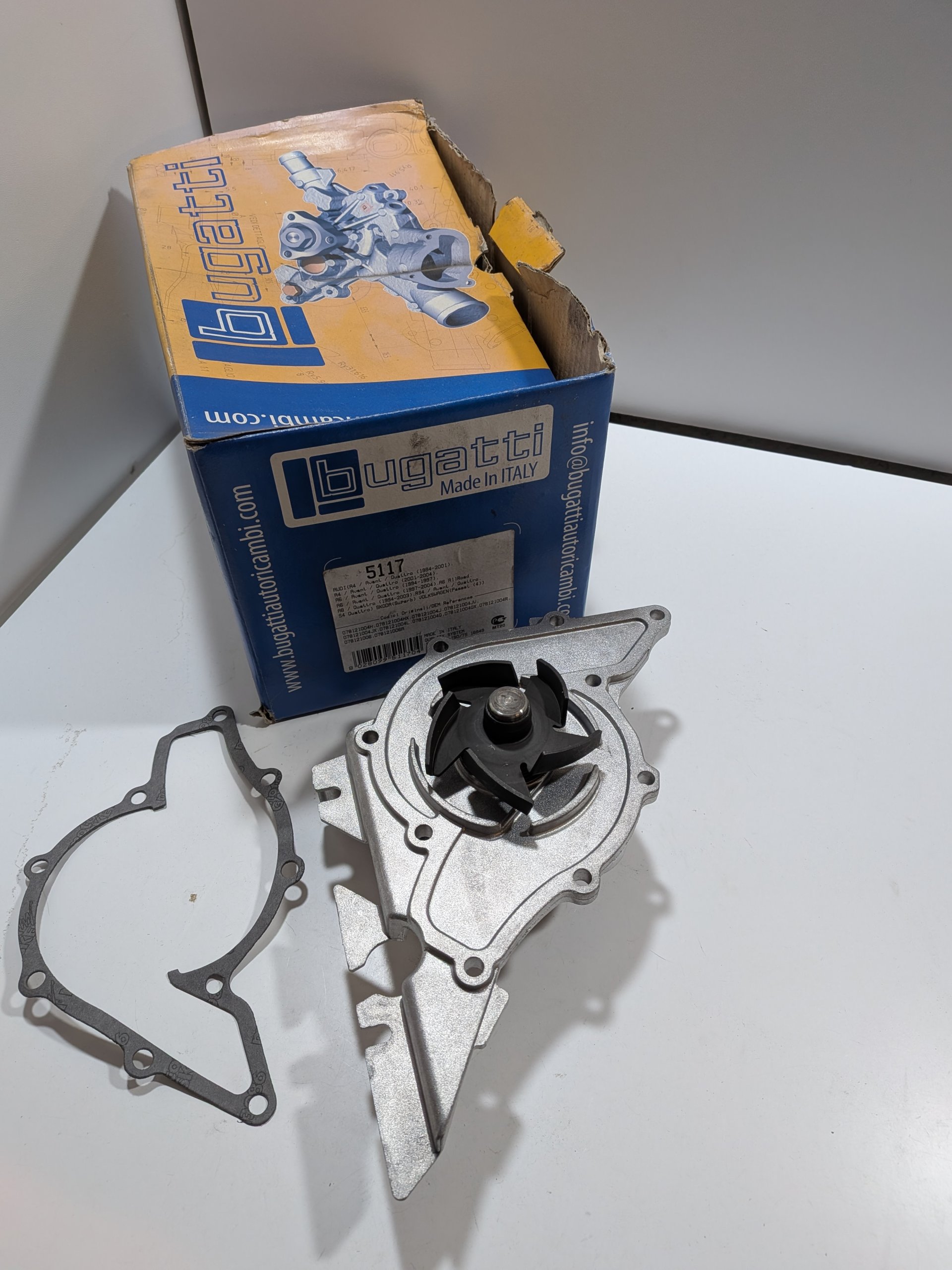 C (43)-1 Pompe à eau Audi 80 B4 2.6 2.8 A8 D2 2.8 A4 B5 2.6 2.8 A6 C4 2.8 A6 C5 2.4 2.8 Arrivages Auto Pieces