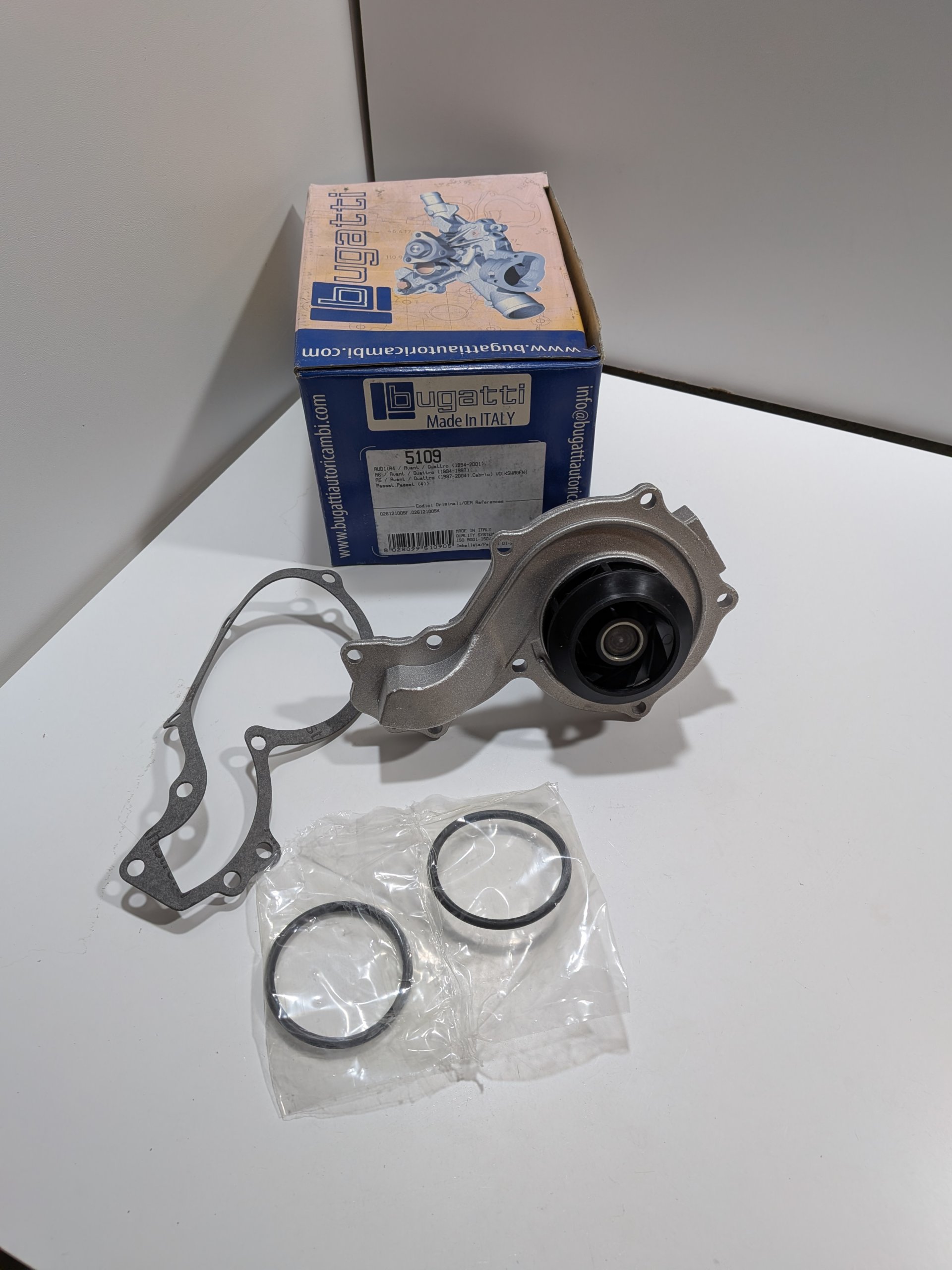 Pompe à eau Audi A4 B5 1.6 1.8 1.8T A6 C4 1.8 C5 1.8T VW Passat B5 1.8 Arrivages Auto Pieces