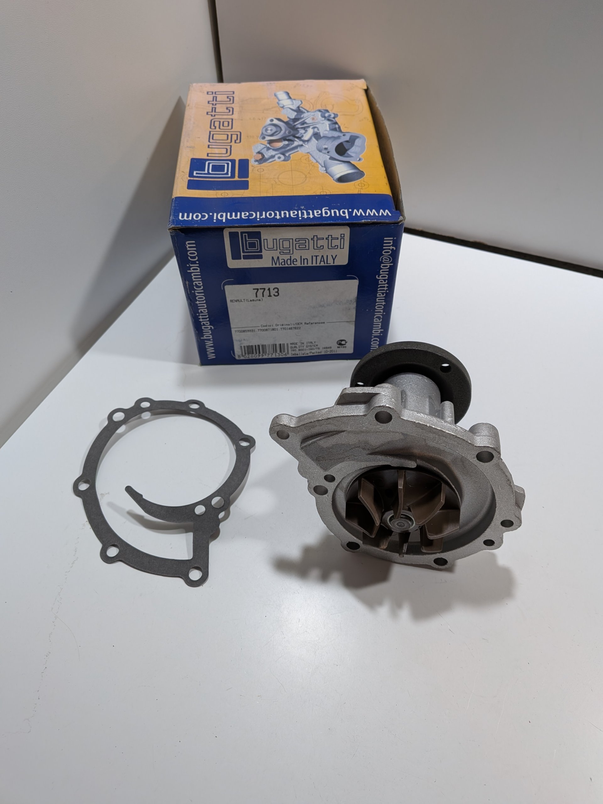 Pompe à eau Renault Laguna I 2.2D Neuf Bugatti Arrivages Auto Pieces