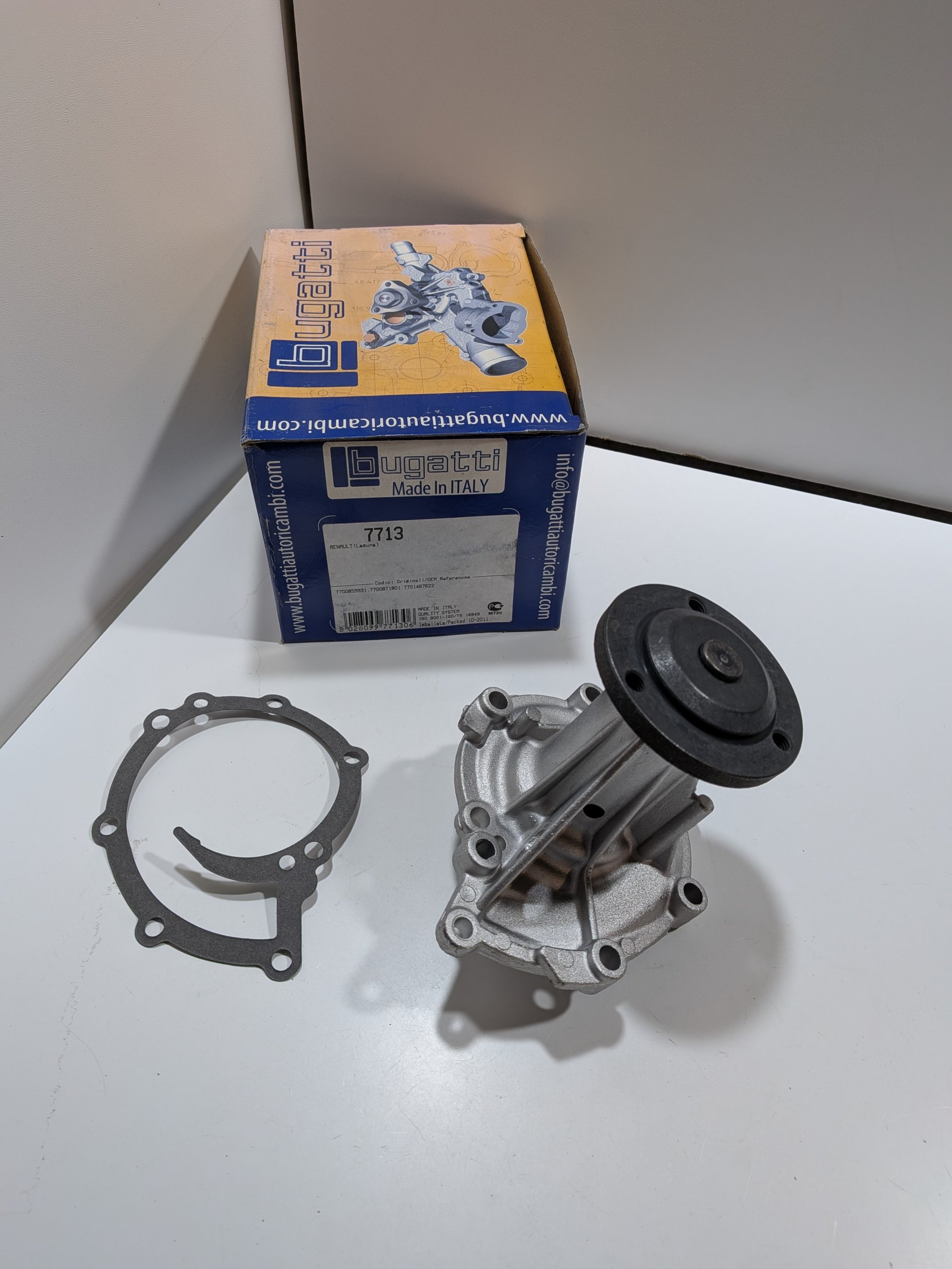 Pompe à eau Renault Laguna I 2.2D Neuf Bugatti Arrivages Auto Pieces